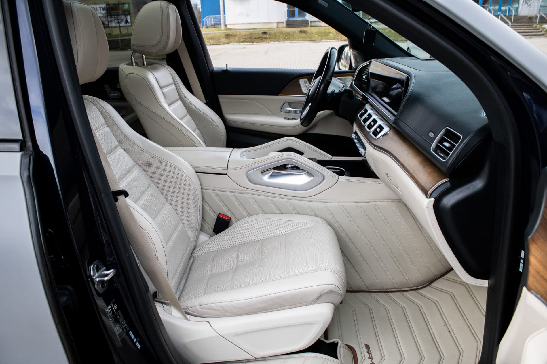 2021 Mercedes-Benz GLS 580, sivá suv, 109 687 km