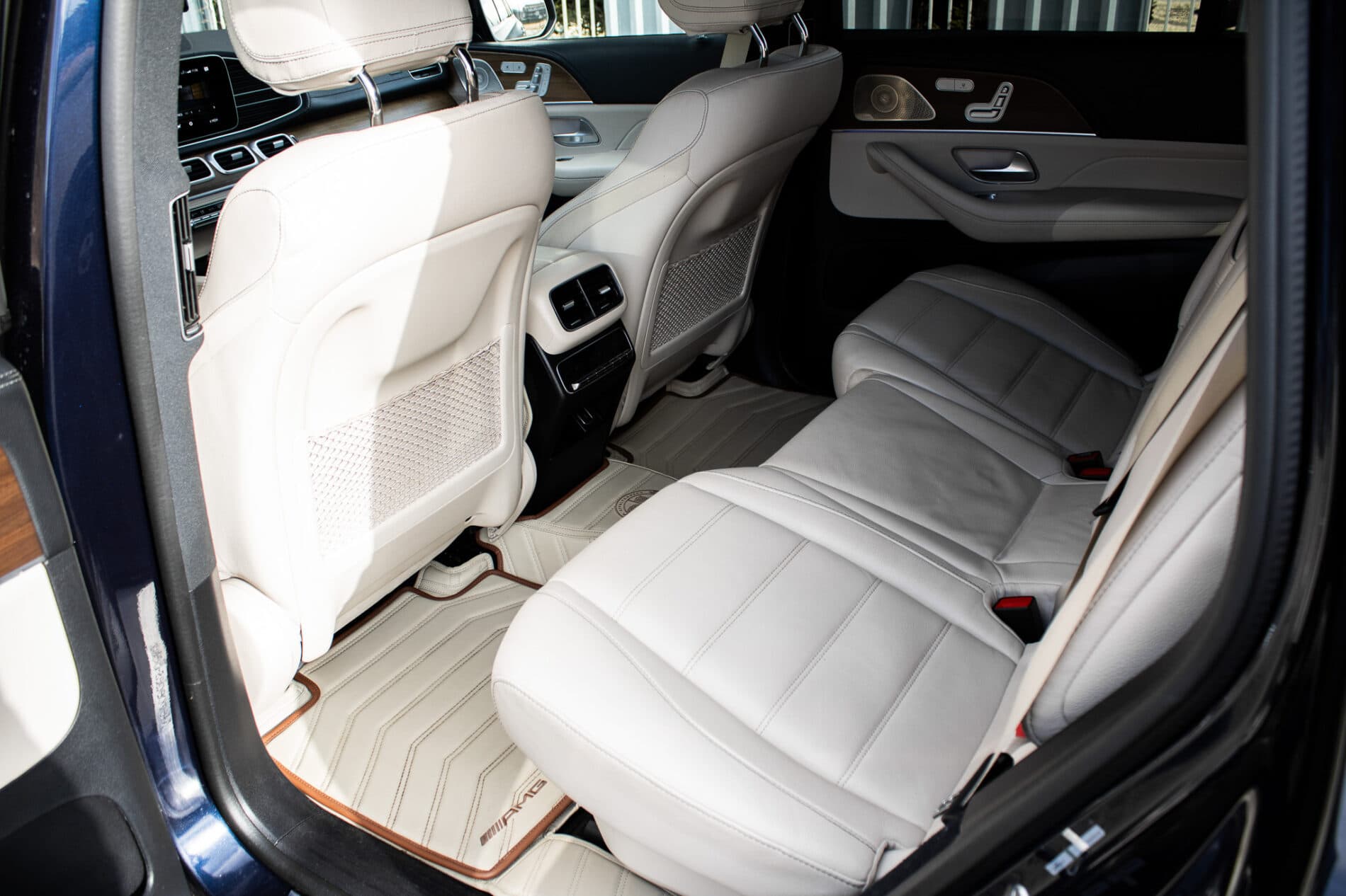 2021 Mercedes-Benz GLS 580, sivá suv, 109 687 km