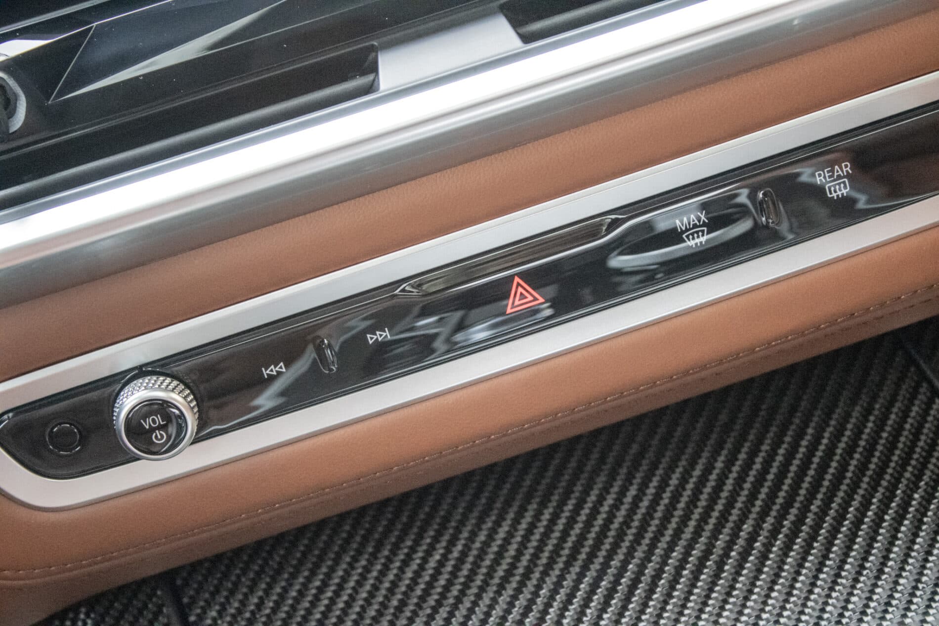 2024 BMW X7 M60i, modrá suv, 91 219 km