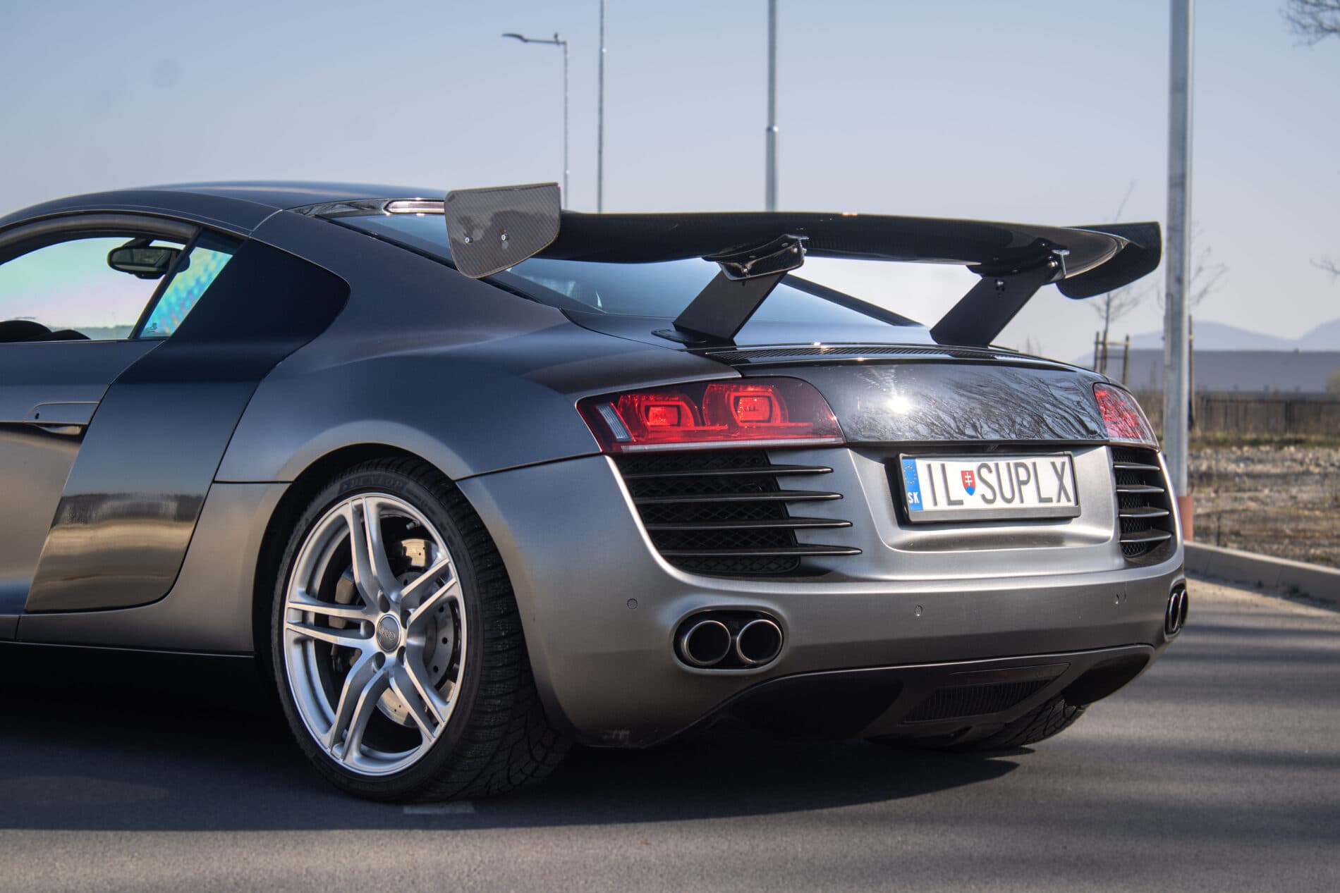 2007 AUDI R8, sivá kupé, 71 374 km