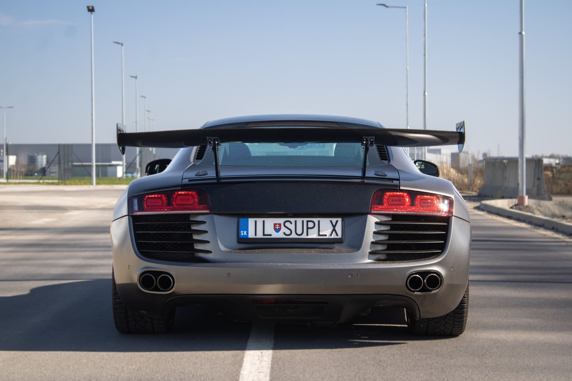 2007 AUDI R8, sivá kupé, 71 374 km