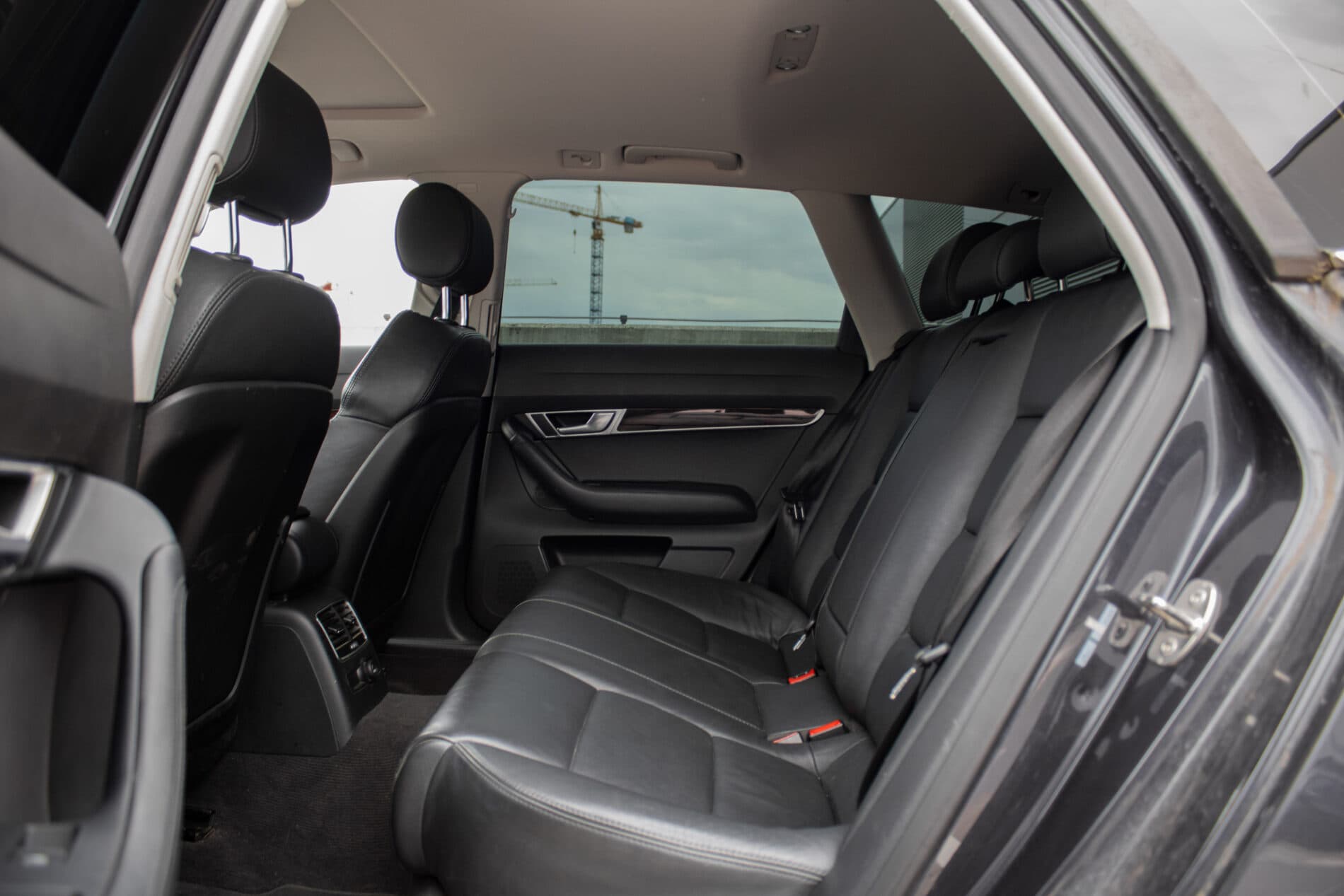 2011 AUDI A6, sivá kombi, 223 133 km