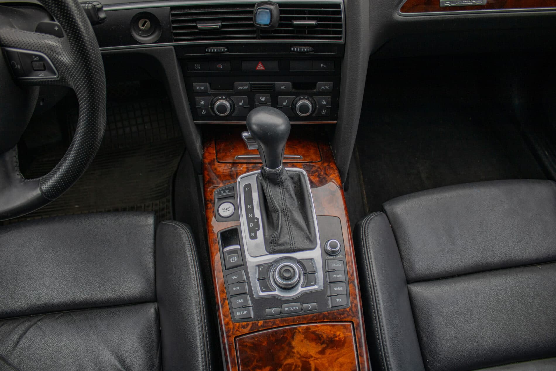 2011 AUDI A6, sivá kombi, 223 133 km