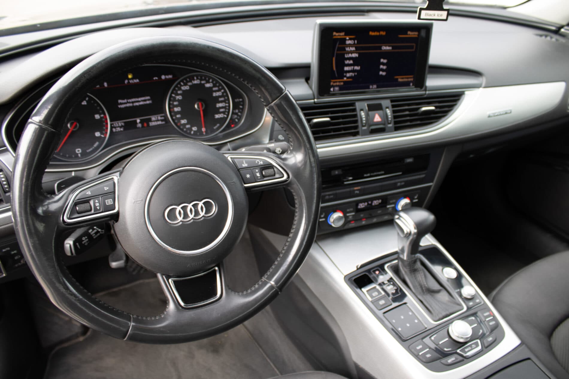 2013 AUDI A6, čierna sedan, 335 544 km