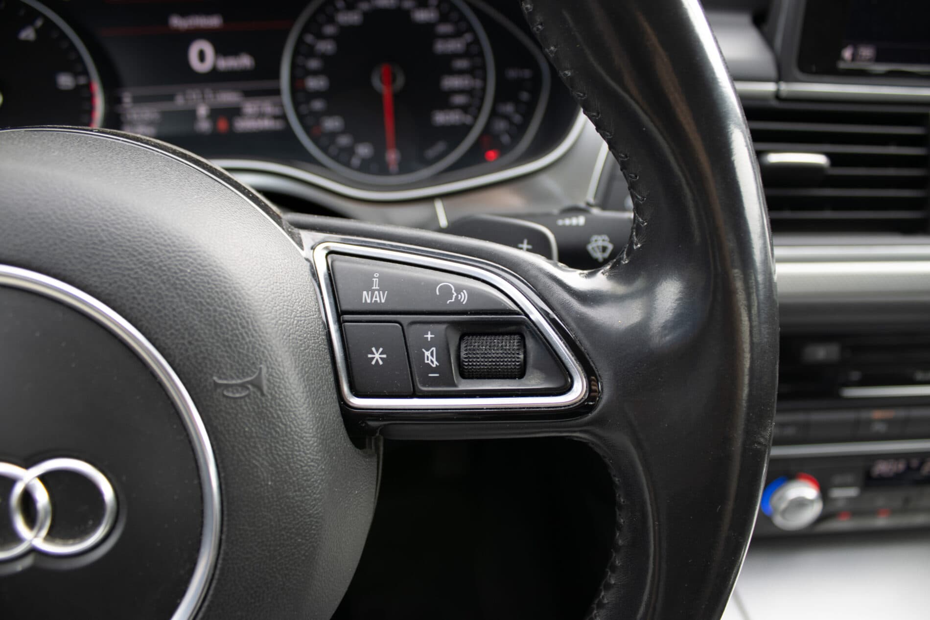 2013 AUDI A6, čierna sedan, 335 544 km