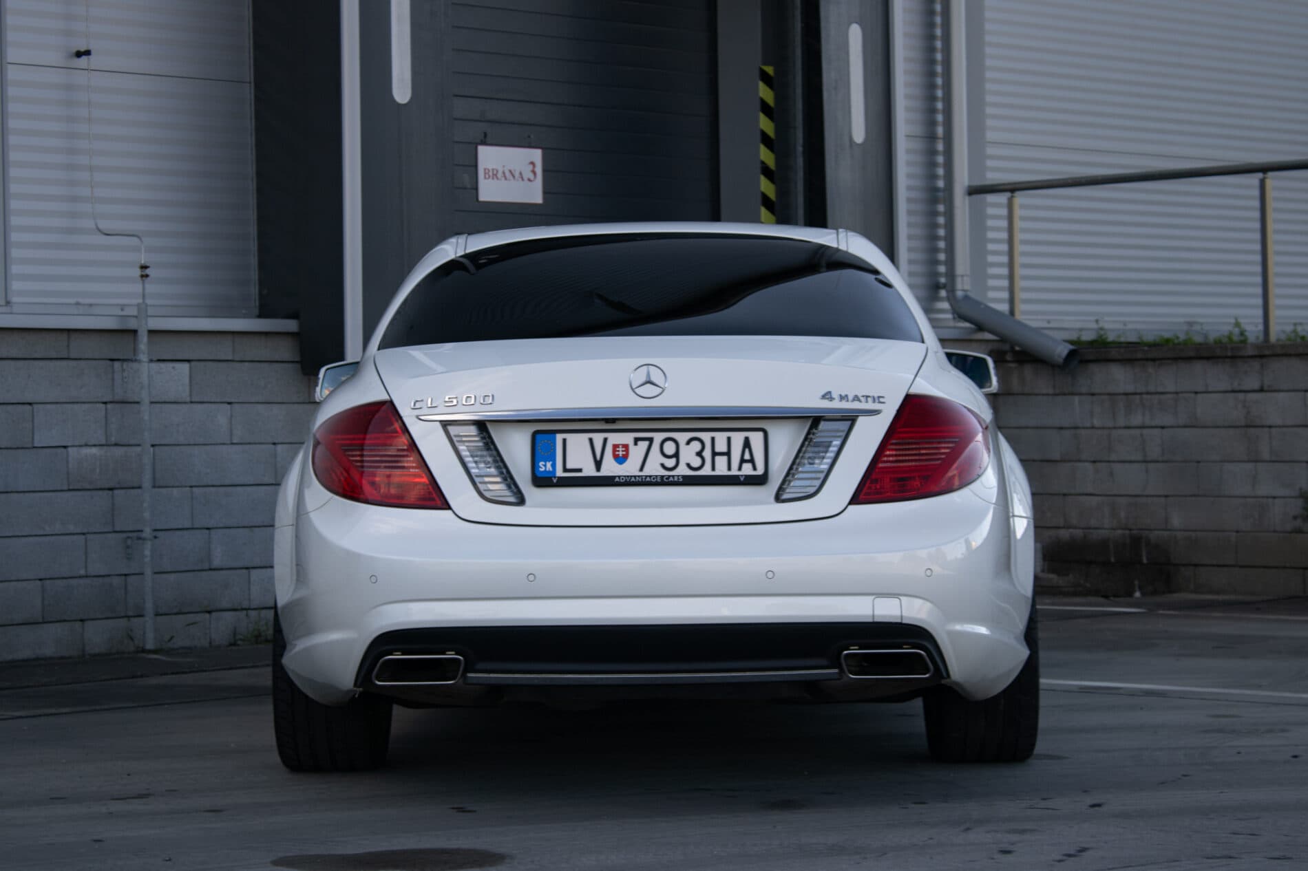 2011 Mercedes-Benz CL 500, biela kupé, 217 725 km