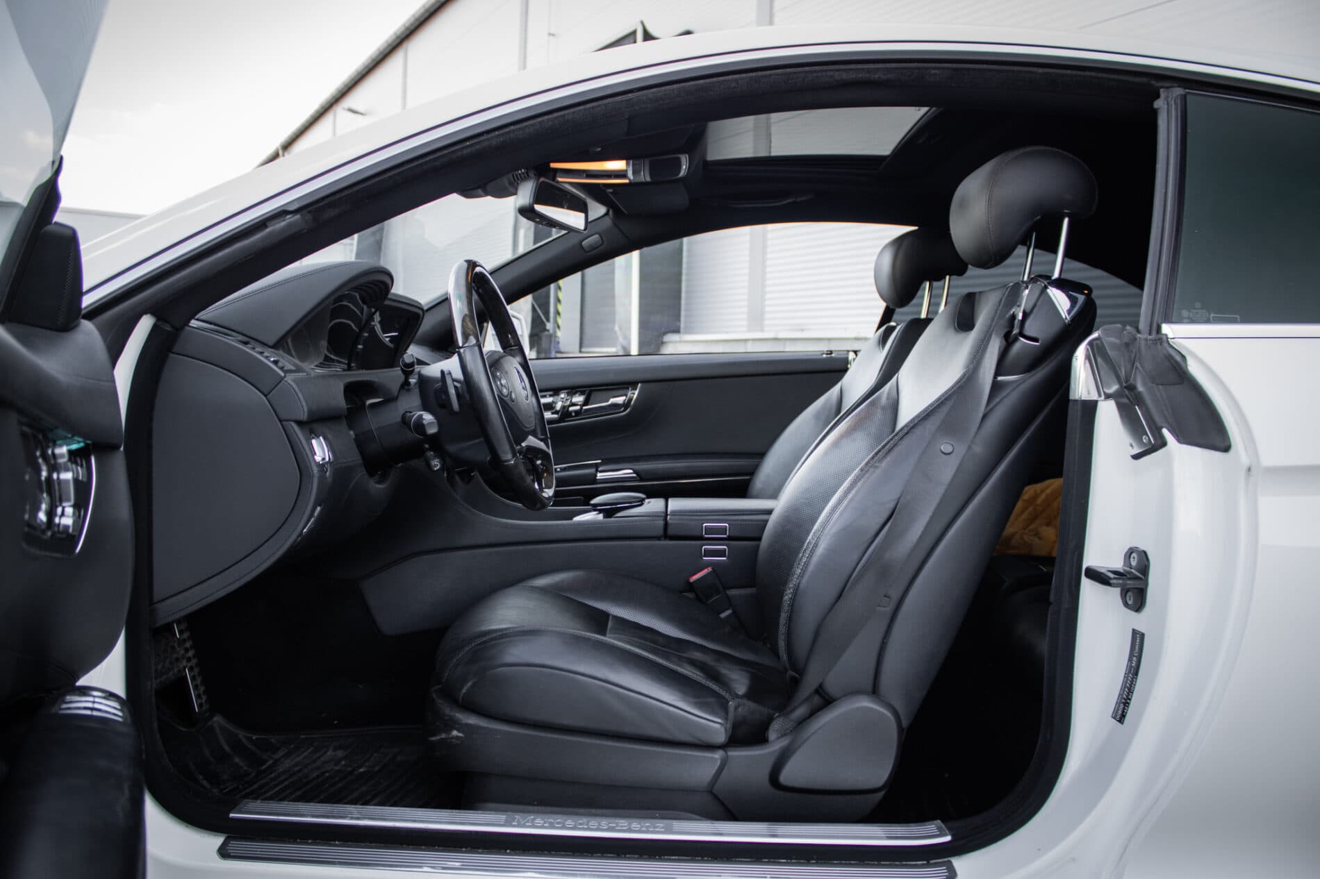 2011 Mercedes-Benz CL 500, biela kupé, 217 725 km