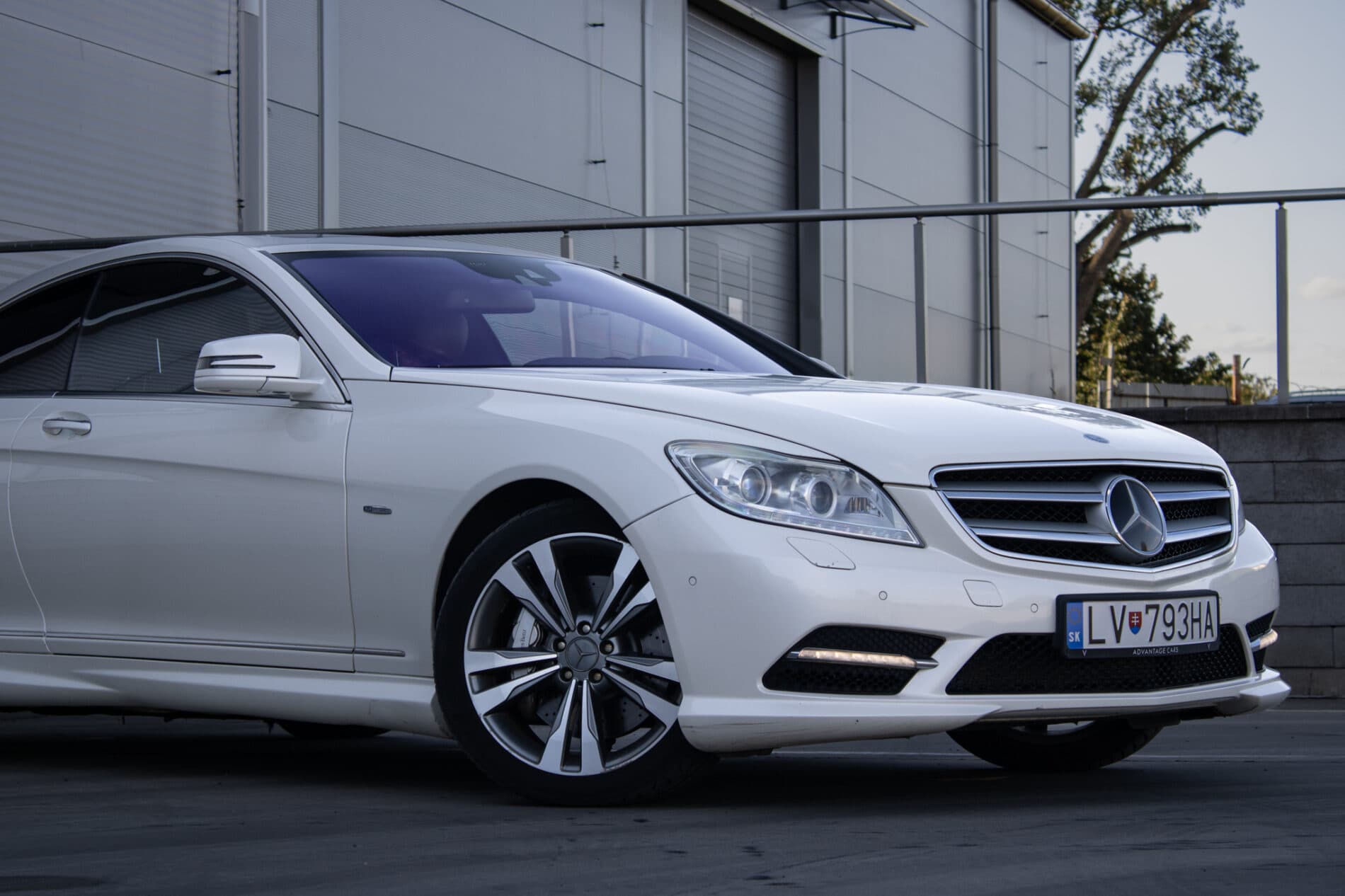 2011 Mercedes-Benz CL 500, biela kupé, 217 725 km