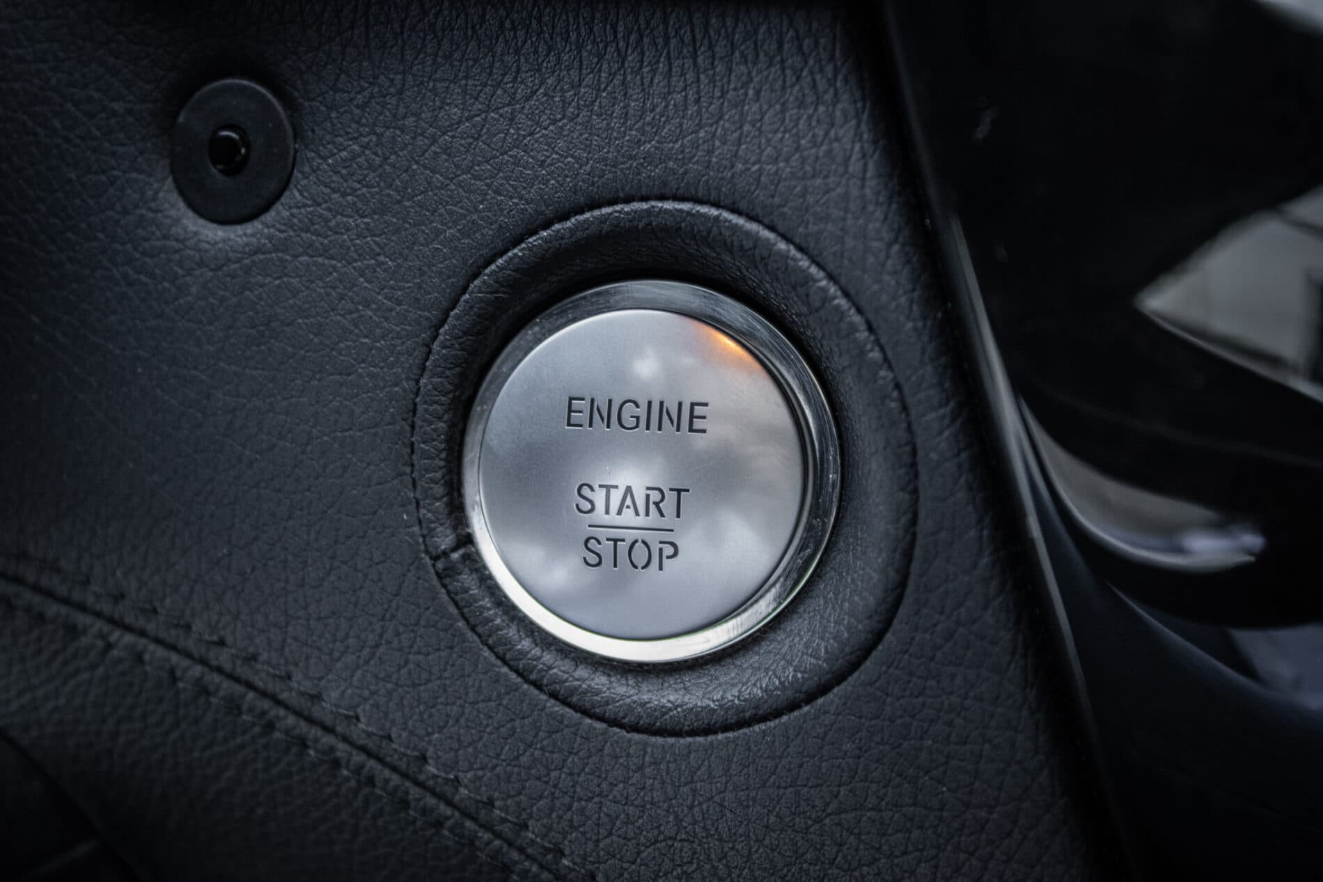 2011 Mercedes-Benz CL 500, biela kupé, 217 725 km