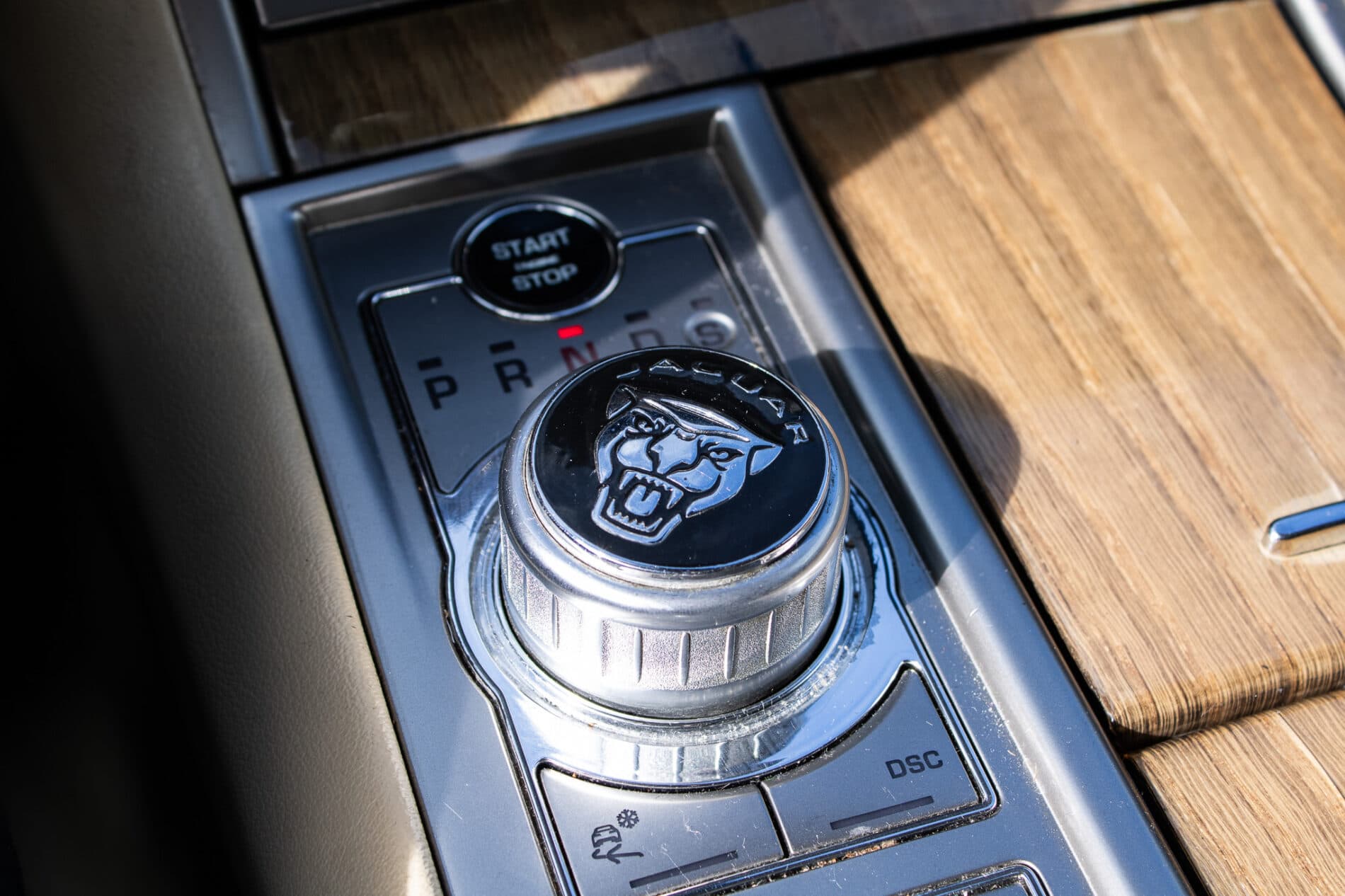 2008 Jaguar XF, zlatá sedan, 288 669 km