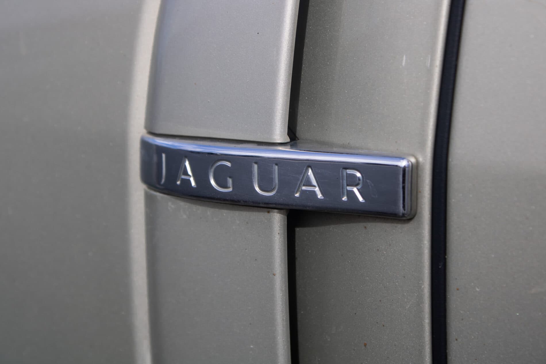 2008 Jaguar XF, zlatá sedan, 288 669 km