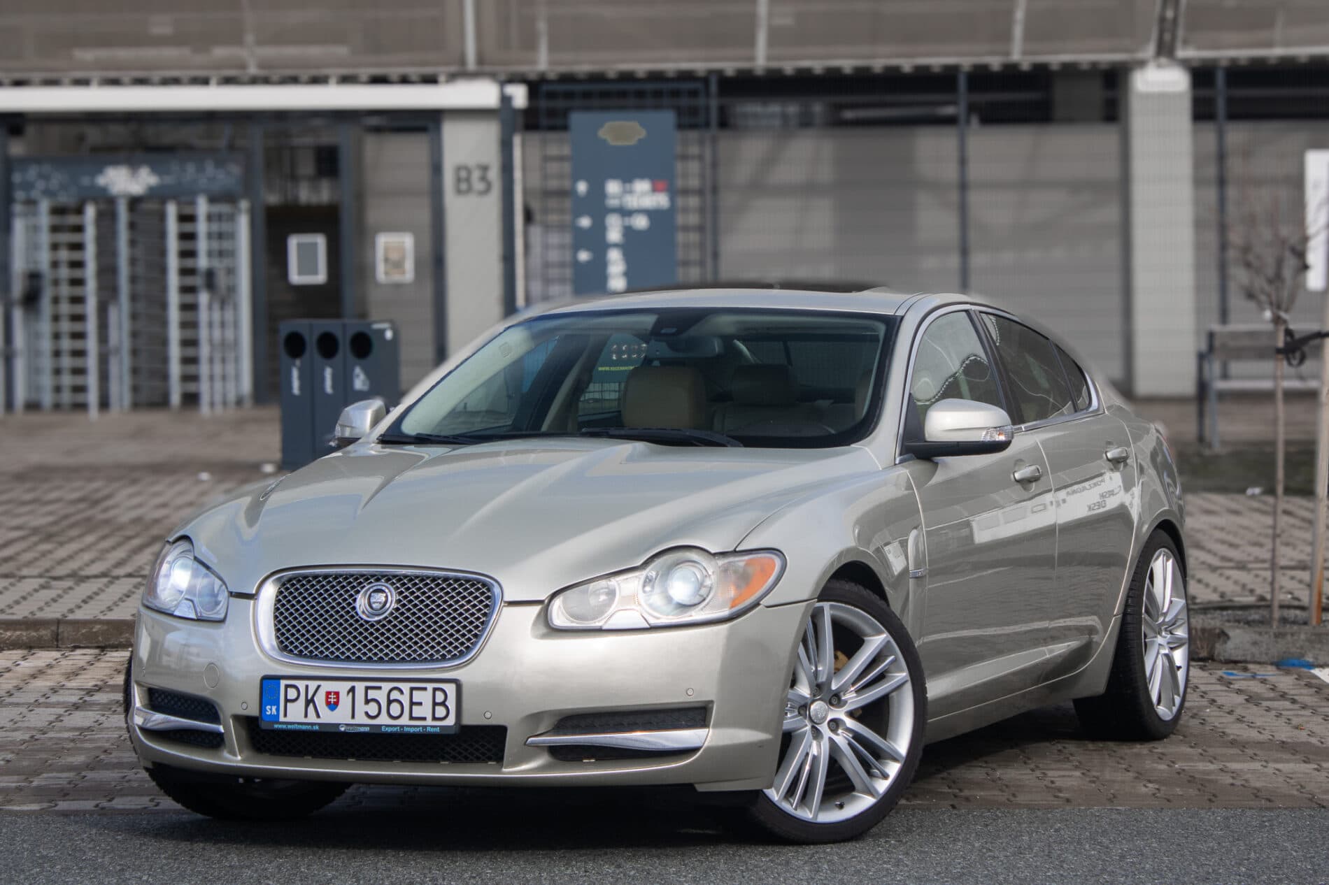 2008 Jaguar XF, zlatá sedan, 288 669 km