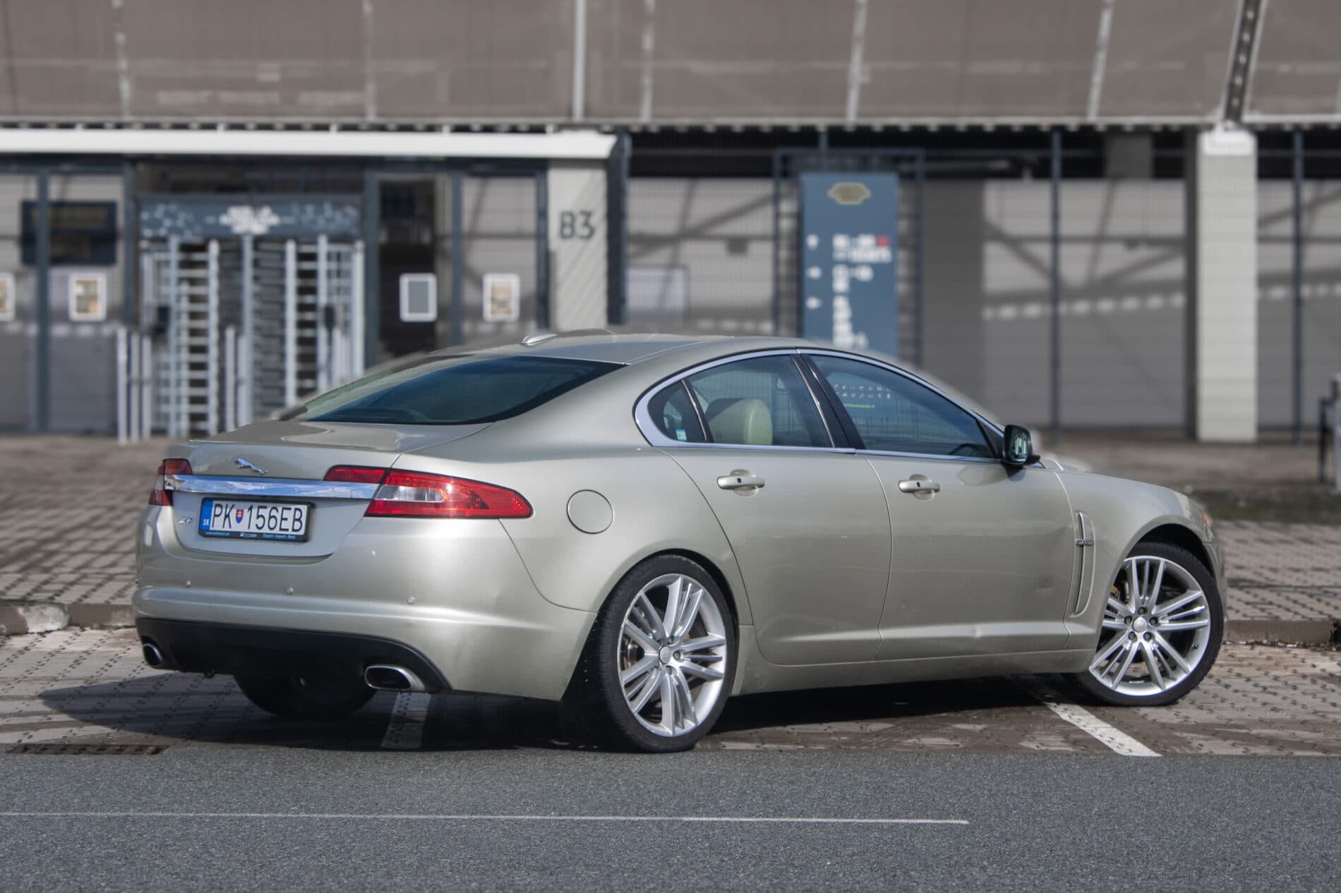 2008 Jaguar XF, zlatá sedan, 288 669 km