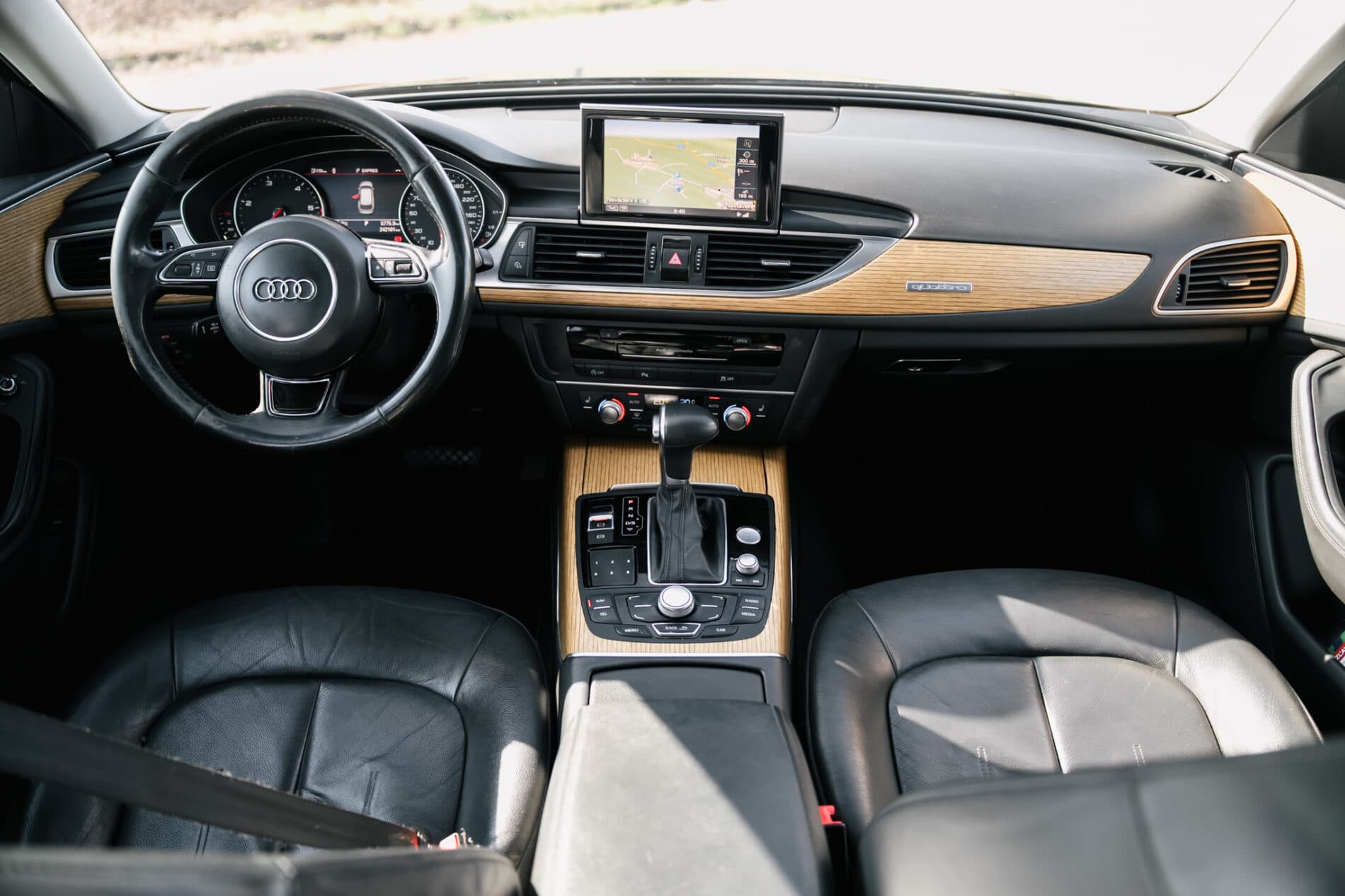 2012 AUDI A6, hnedá kombi, 242 101 km