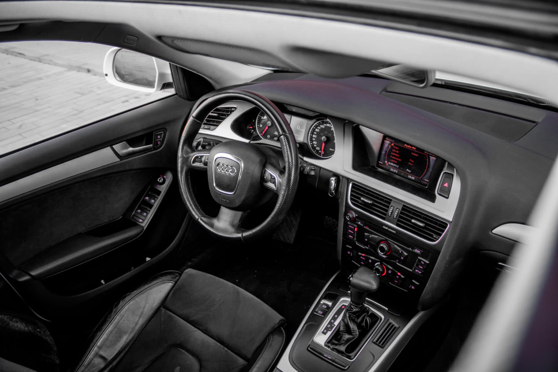 2010 AUDI A4, biela kombi, 260 367 km