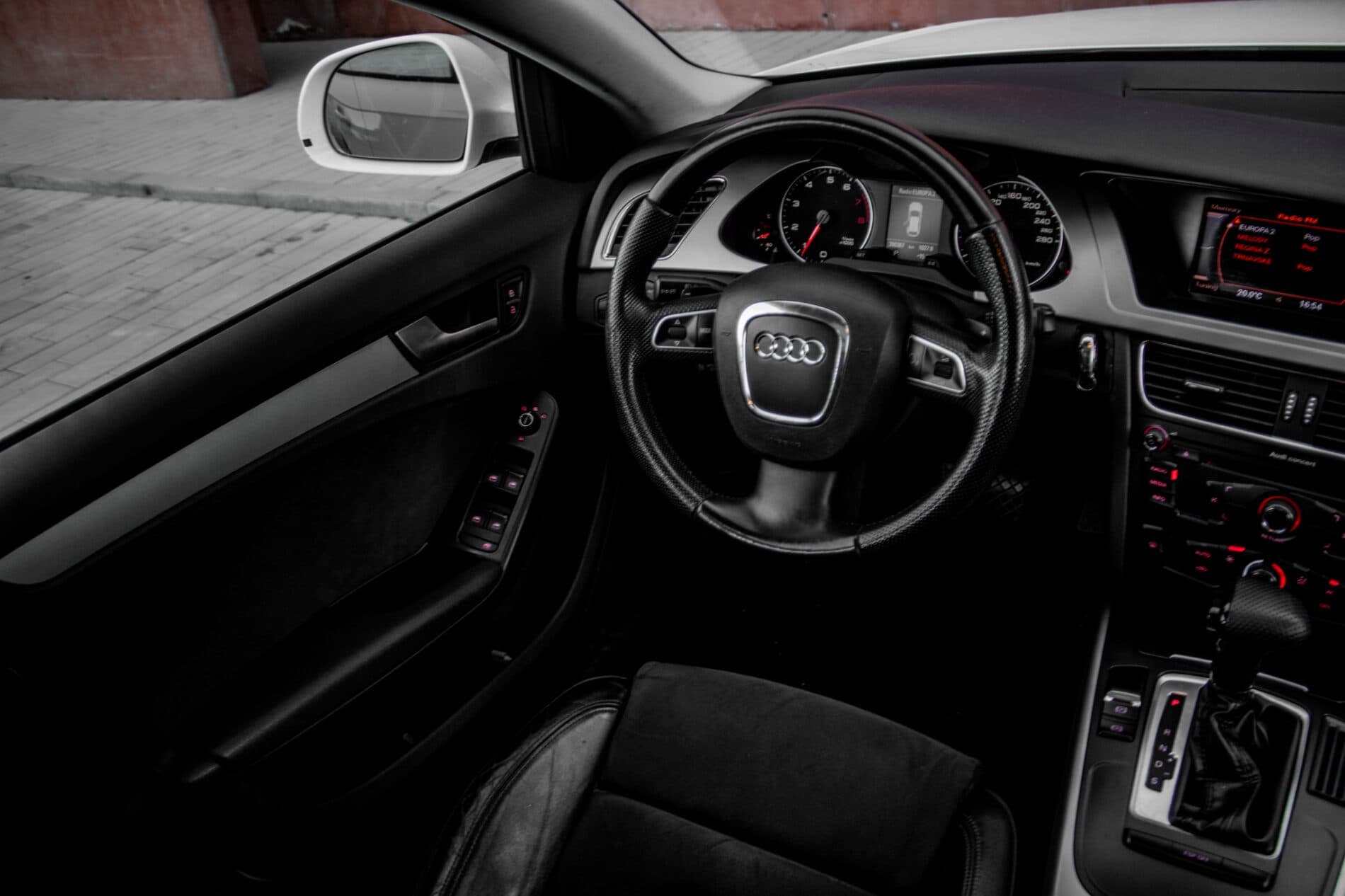 2010 AUDI A4, biela kombi, 260 367 km