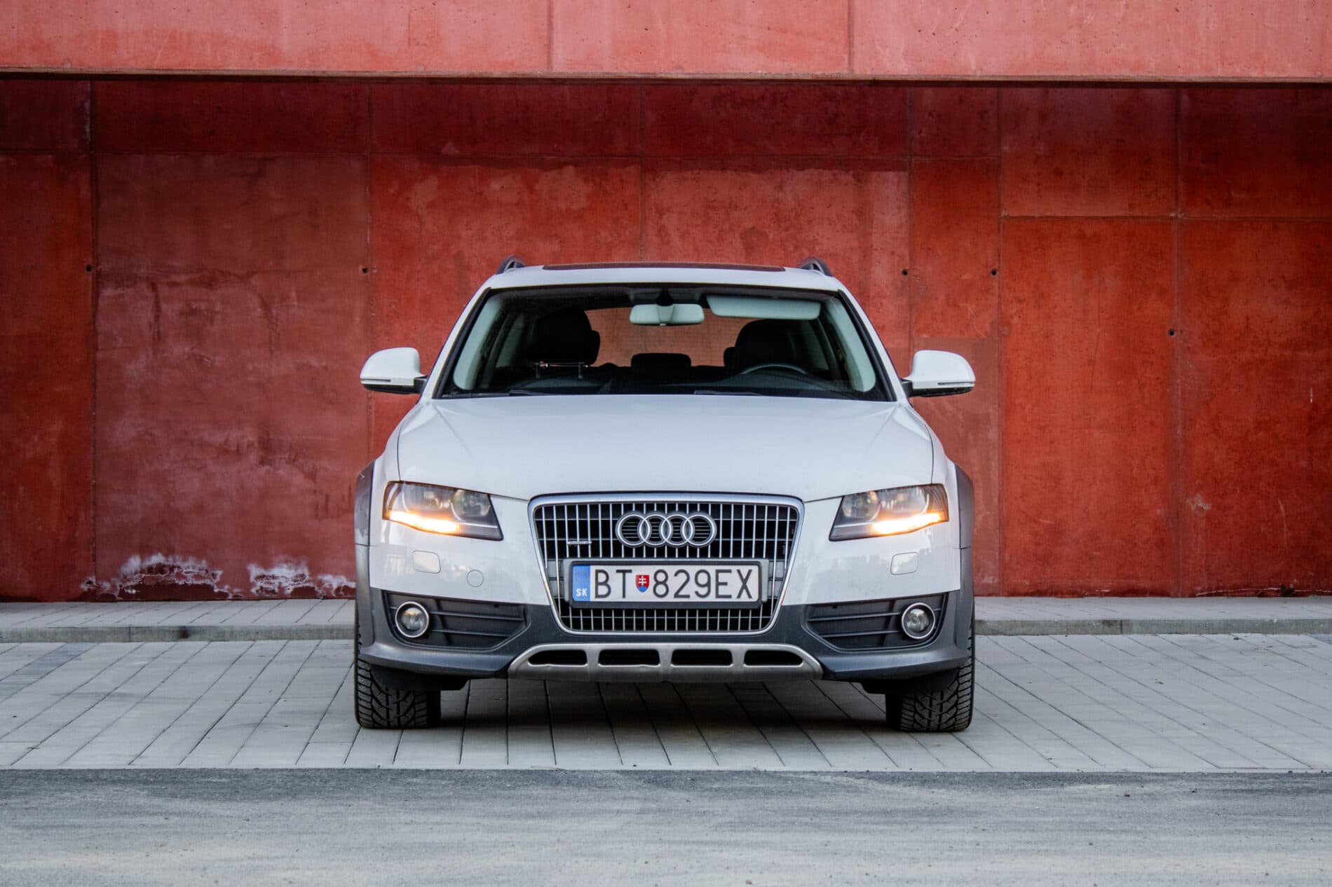 2010 AUDI A4, biela kombi, 260 367 km