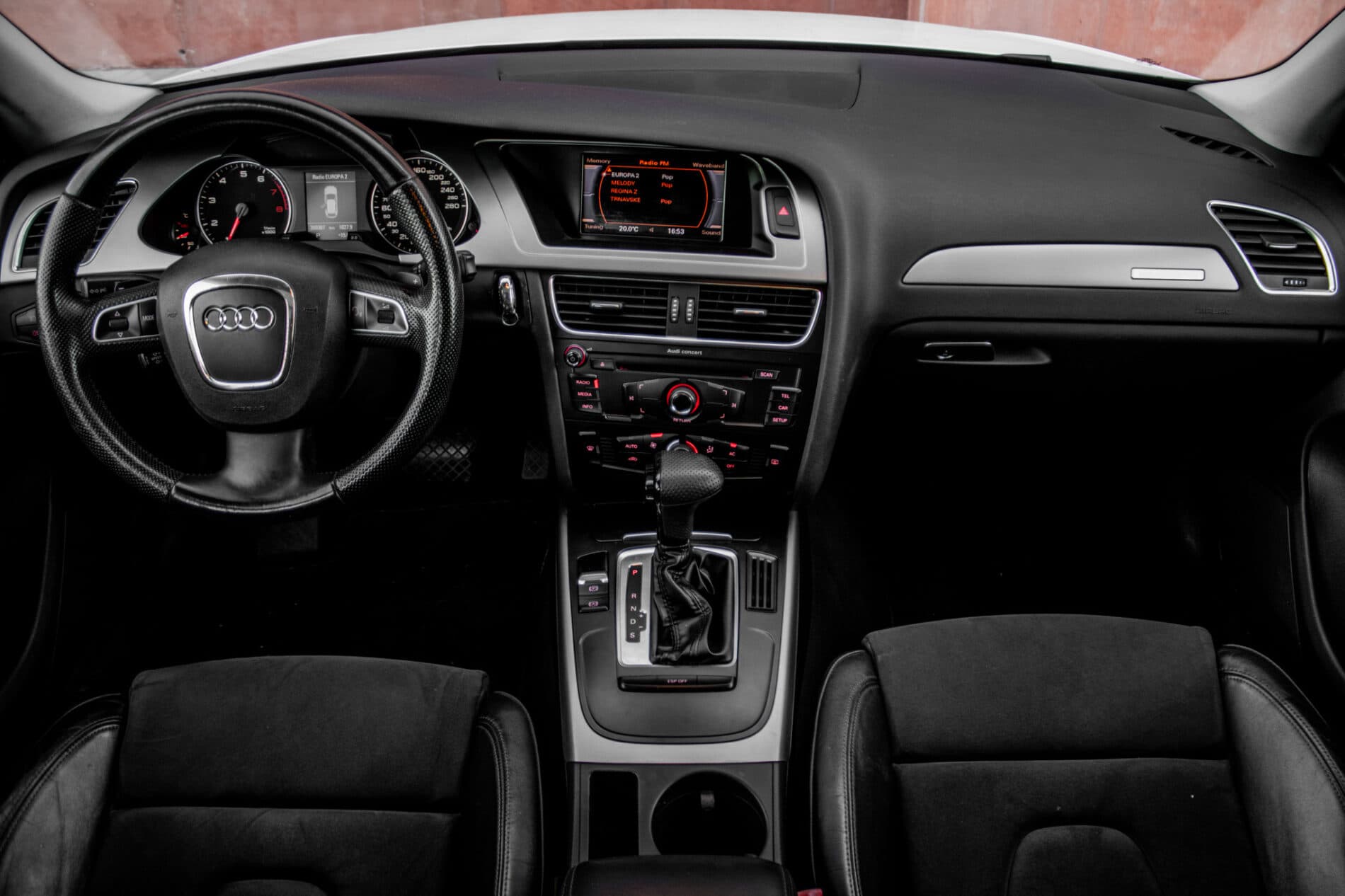 2010 AUDI A4, biela kombi, 260 367 km
