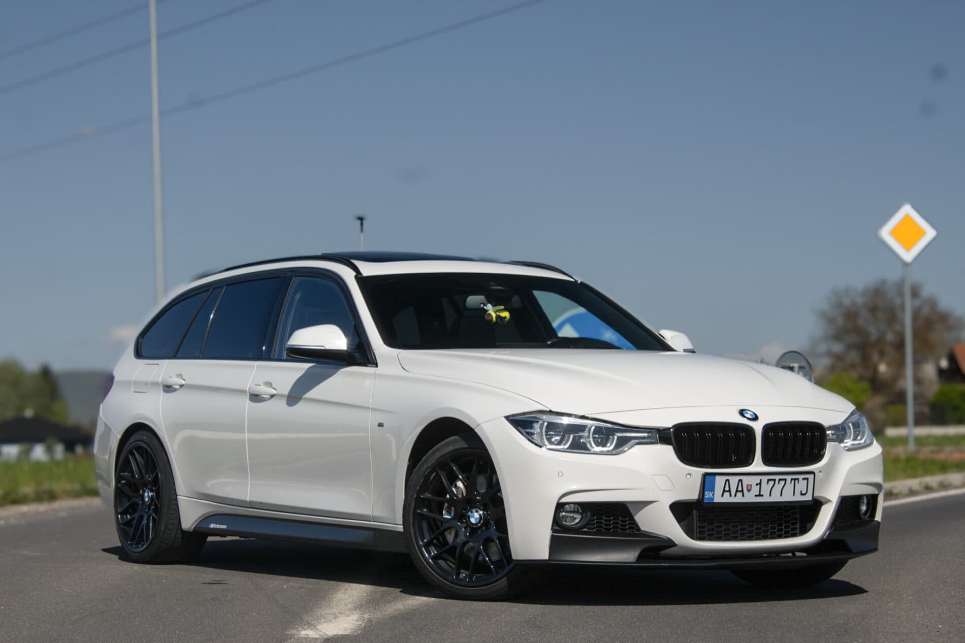 2017 BMW 335d, biela kombi, 150 450 km