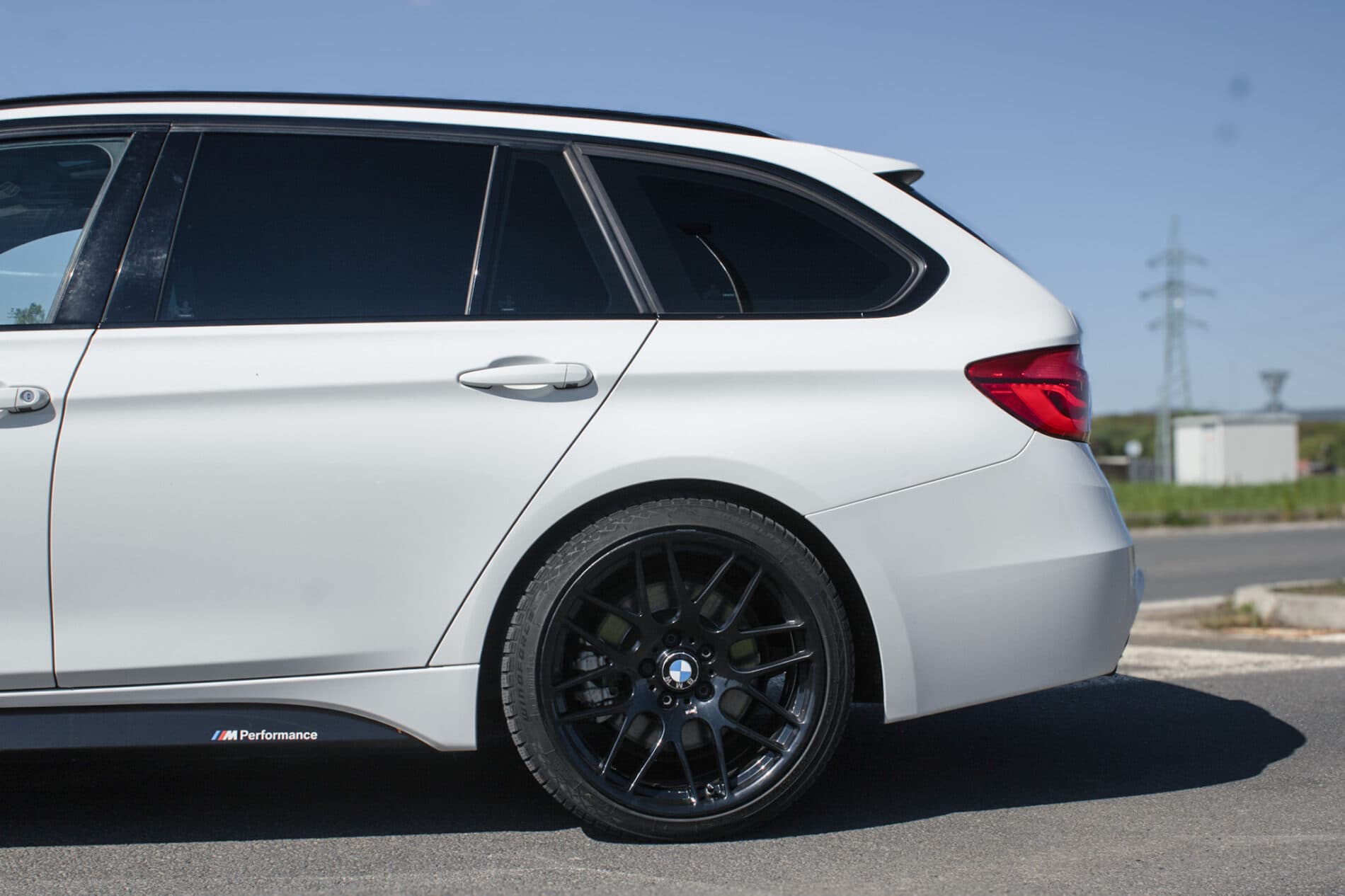 2017 BMW 335d, biela kombi, 150 450 km
