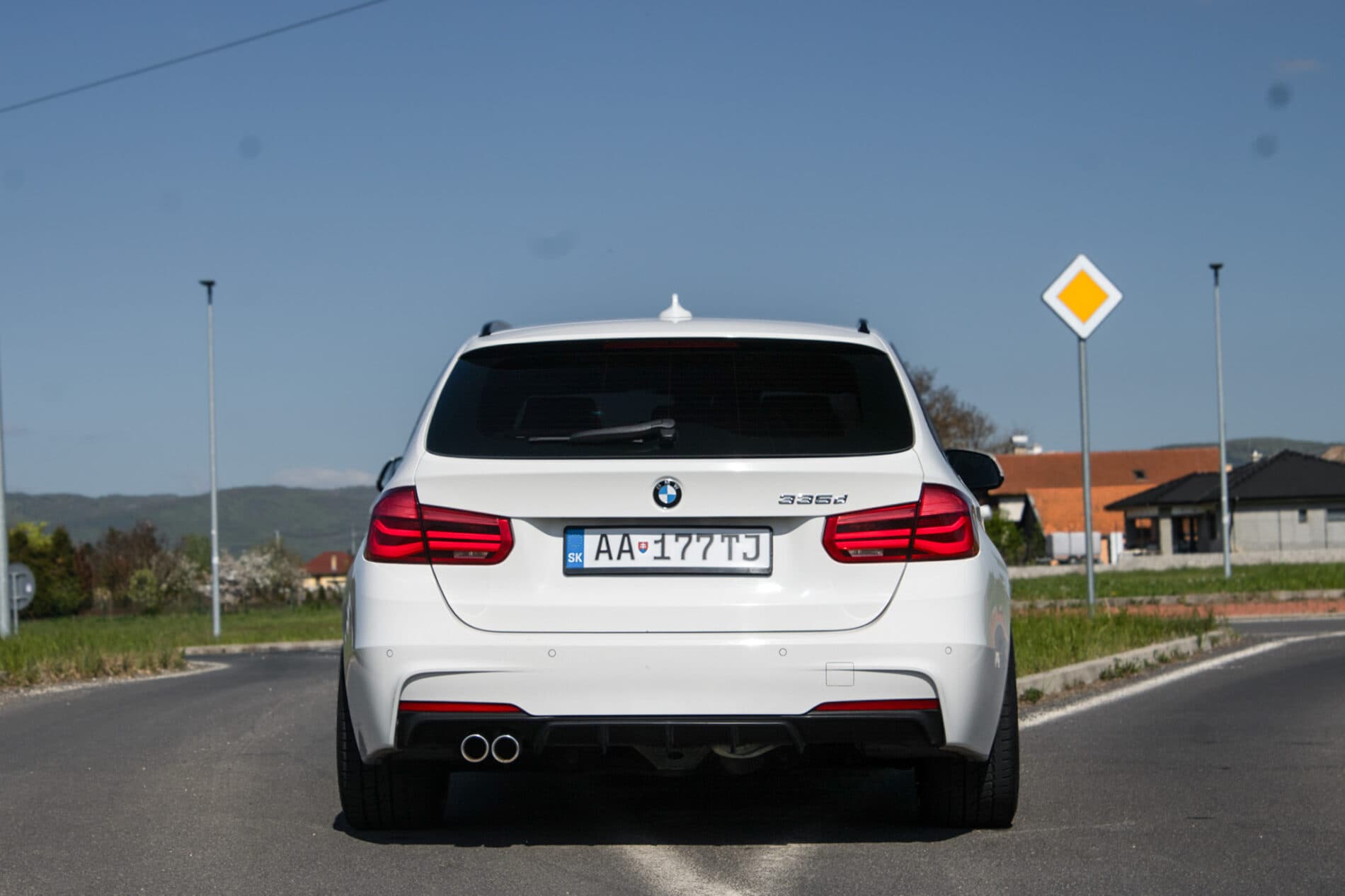 2017 BMW 335d, biela kombi, 150 450 km