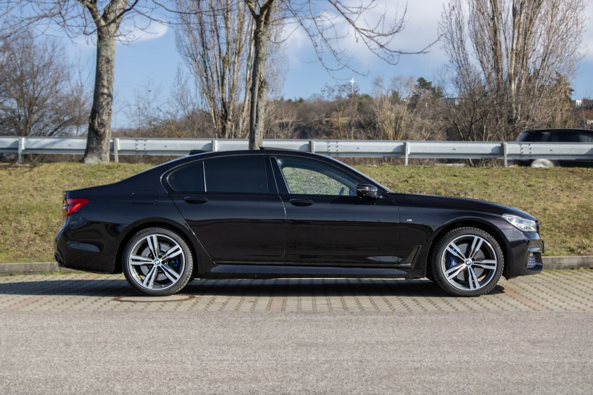 2017 BMW 740d, čierna sedan, 137 000 km