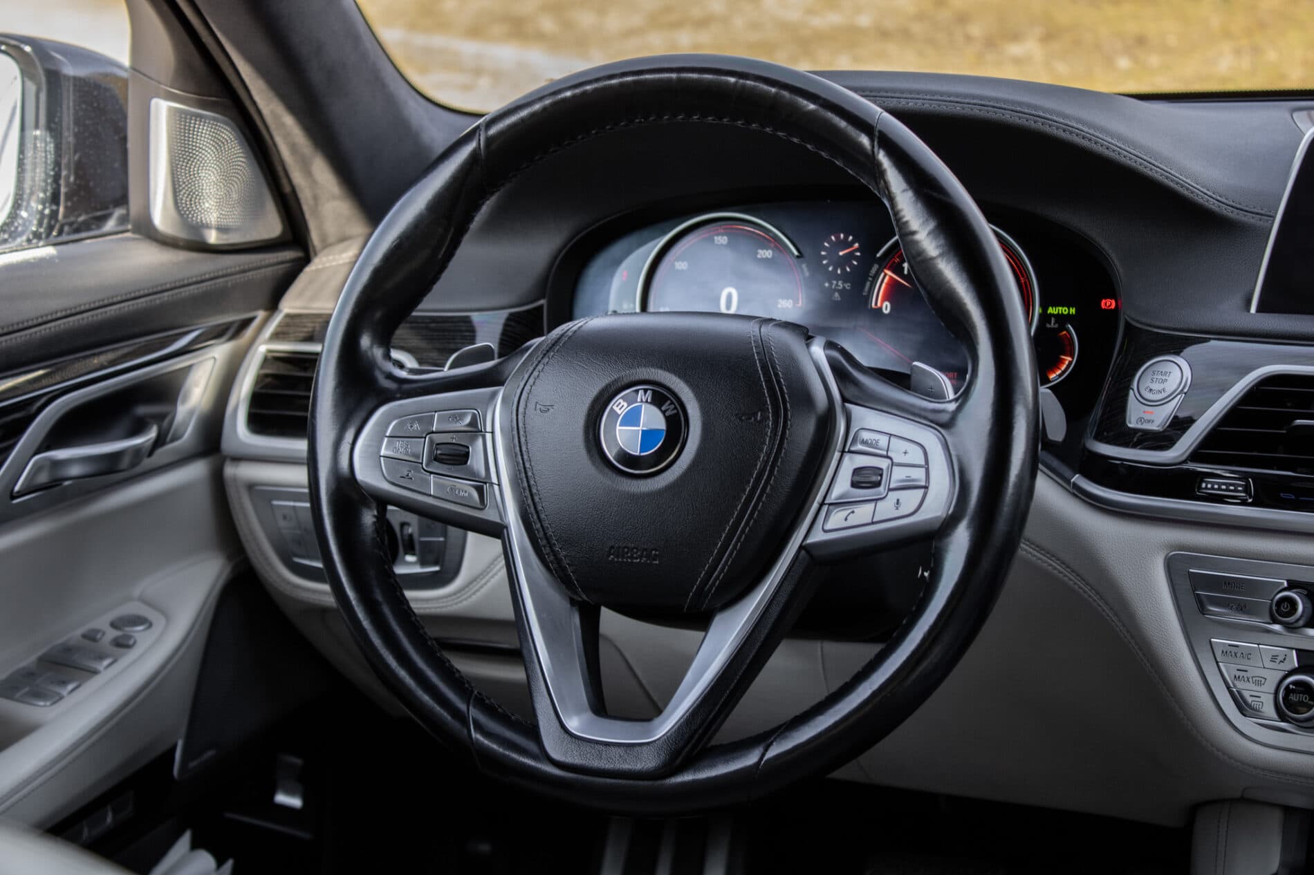 2017 BMW 740d, čierna sedan, 137 000 km
