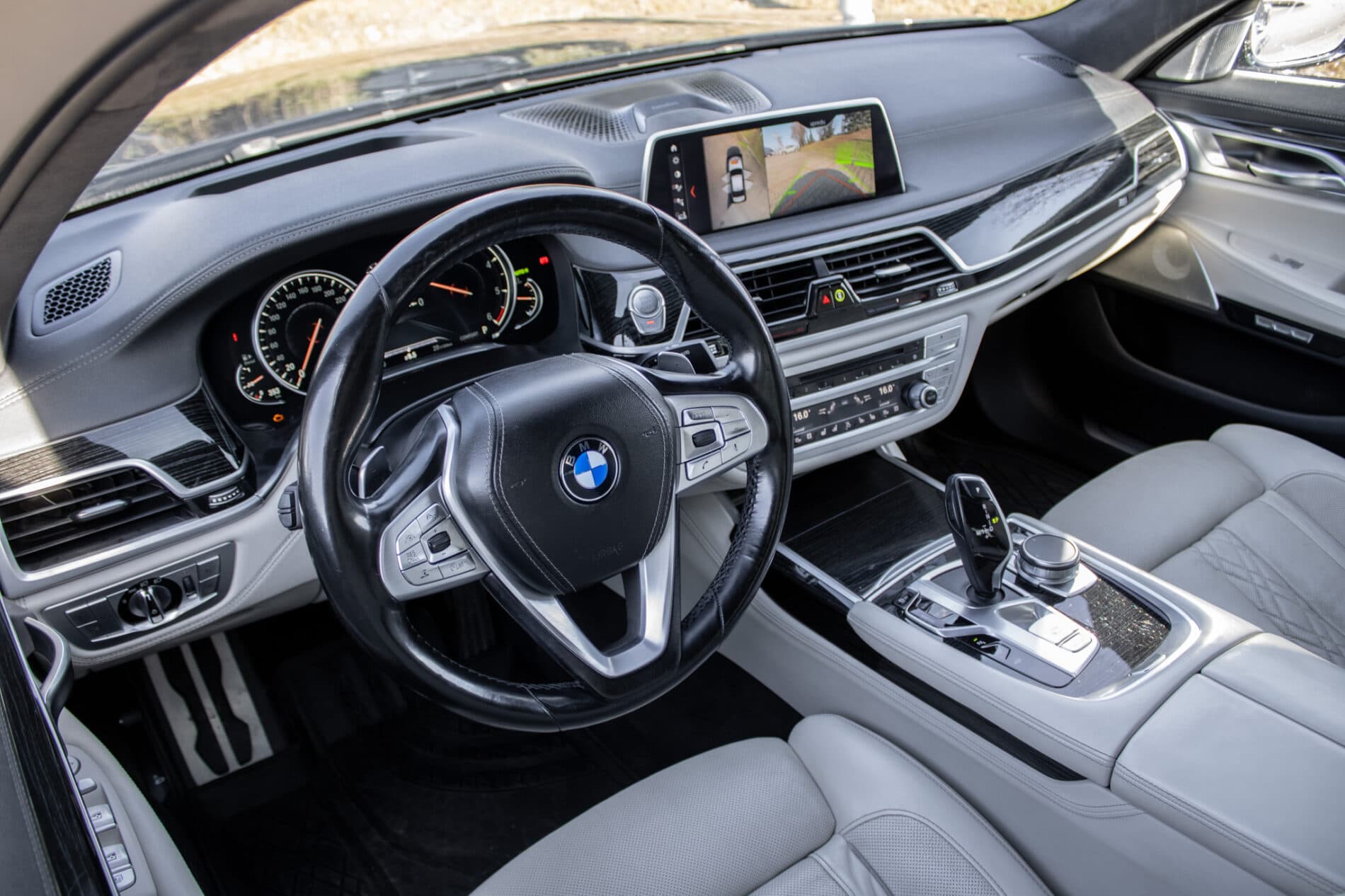 2017 BMW 740d, čierna sedan, 137 000 km