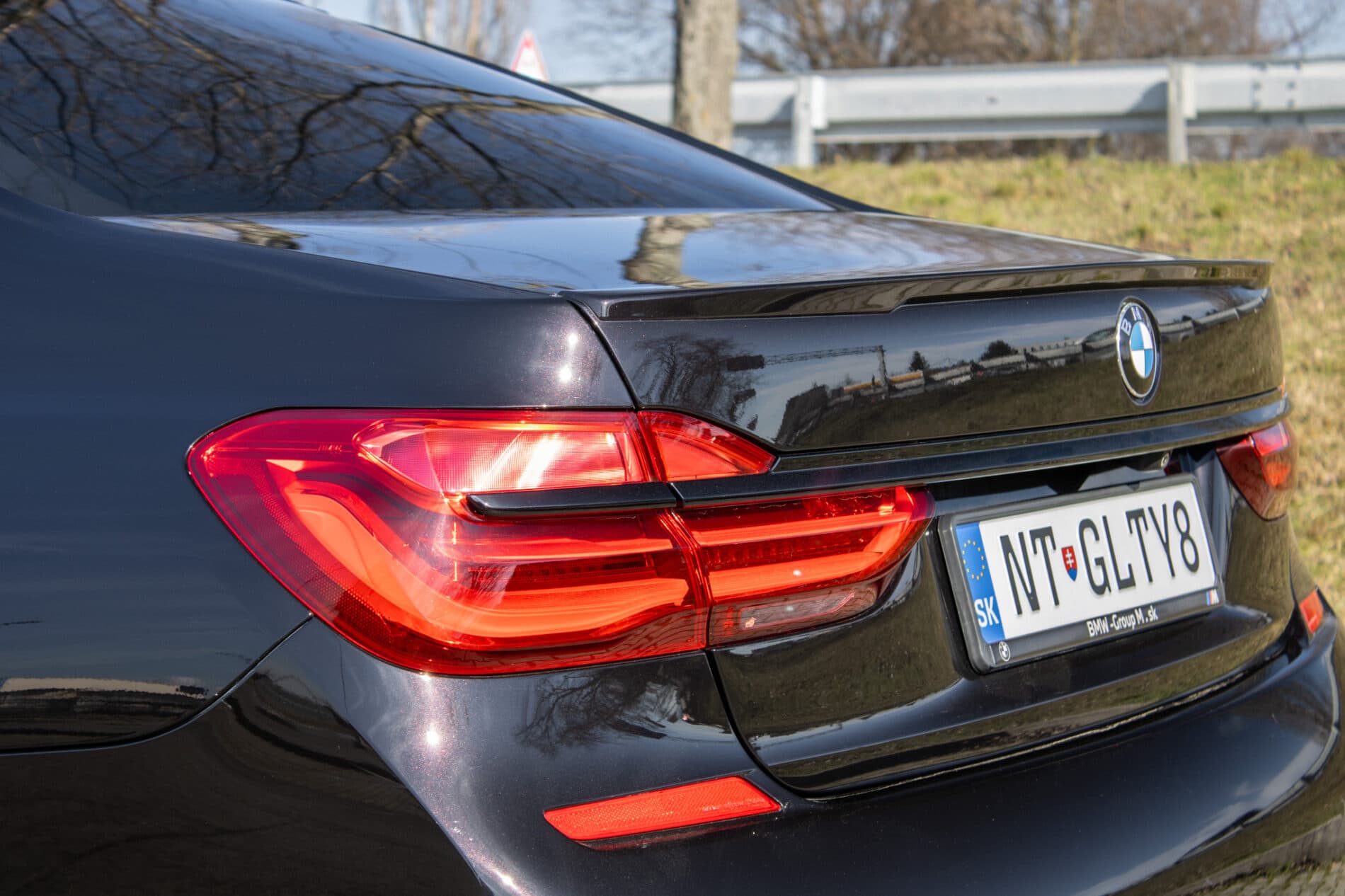 2017 BMW 740d, čierna sedan, 137 000 km