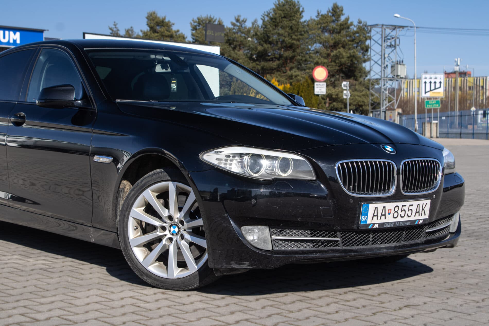 2010 BMW 530d, čierna sedan, 468 596 km