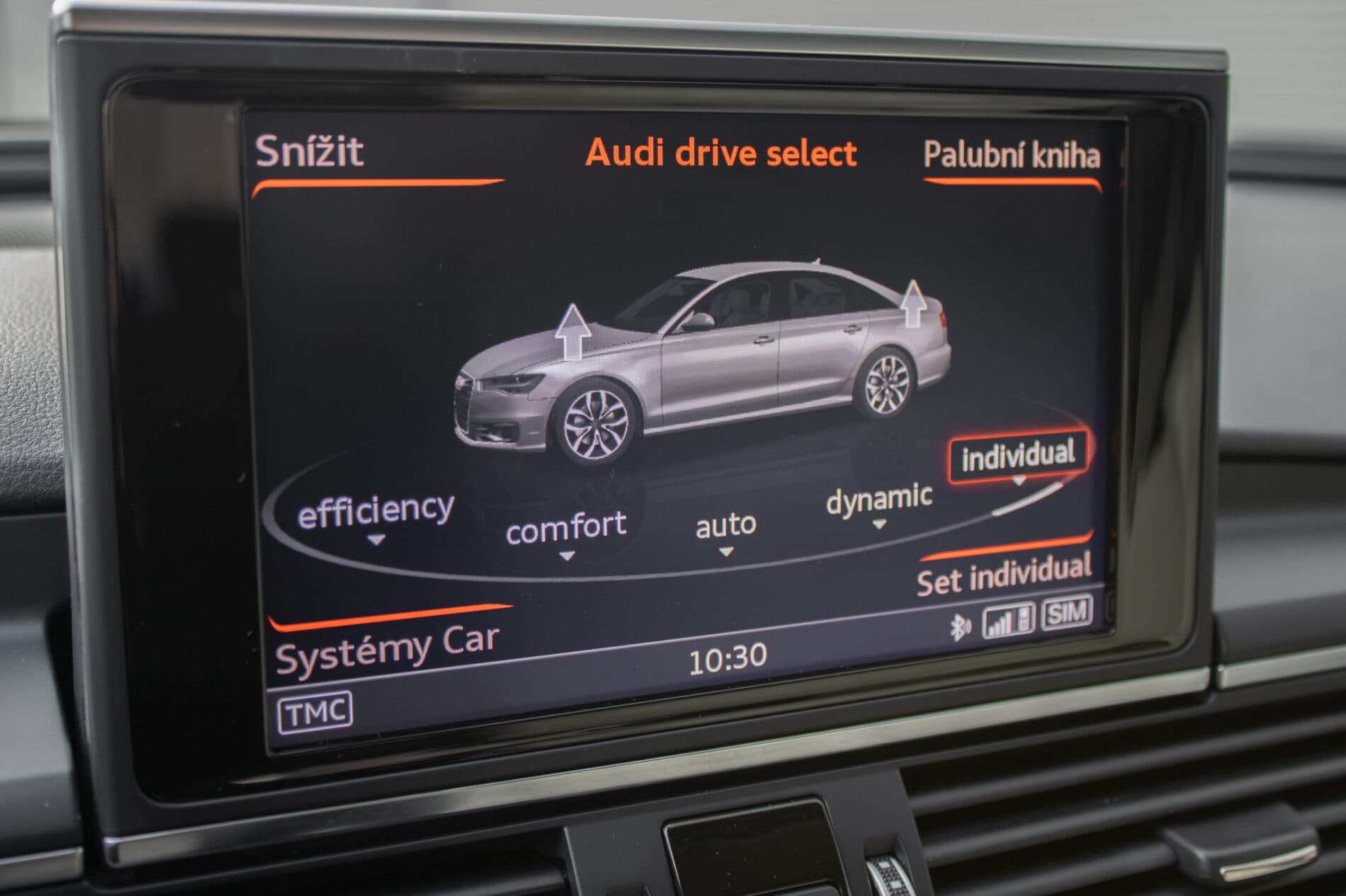 2018 AUDI A6, čierna sedan, 282 345 km
