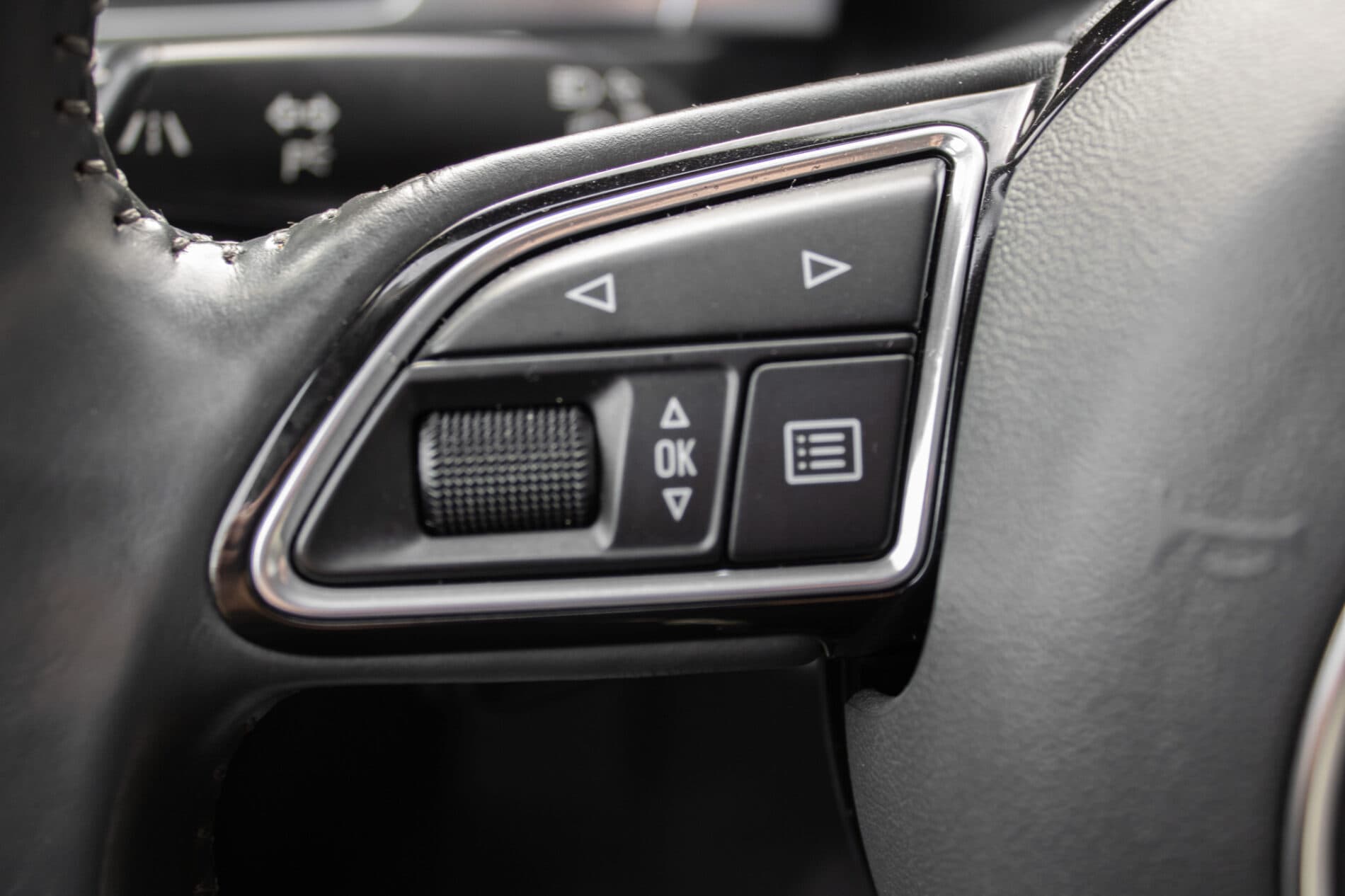 2018 AUDI A6, čierna sedan, 282 345 km