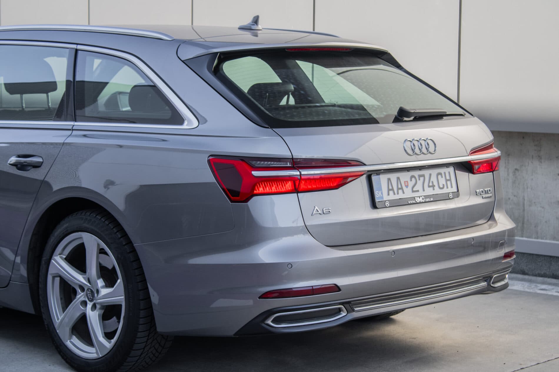 2018 AUDI A6, sivá kombi, 200 246 km