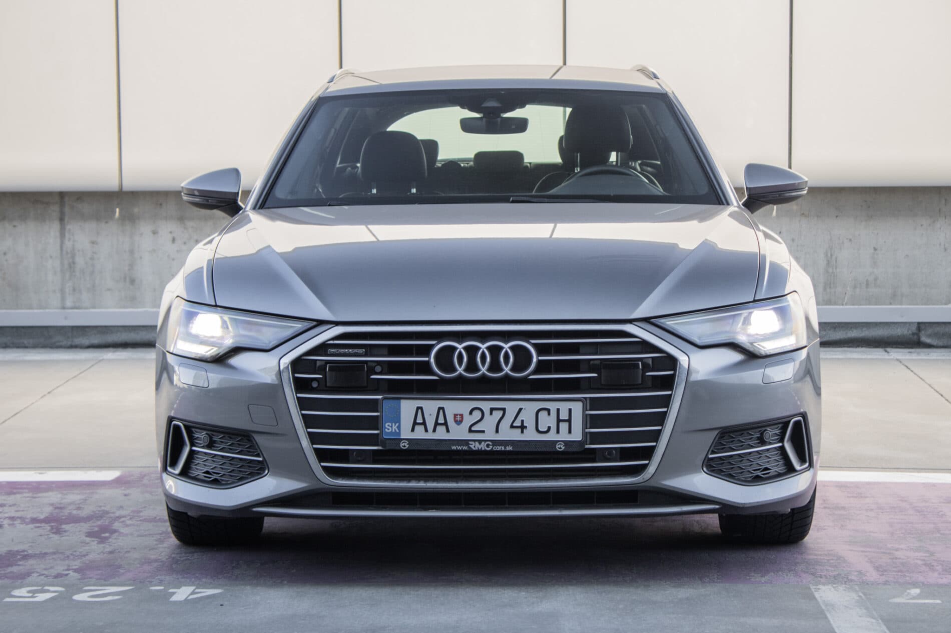 2018 AUDI A6, sivá kombi, 200 246 km