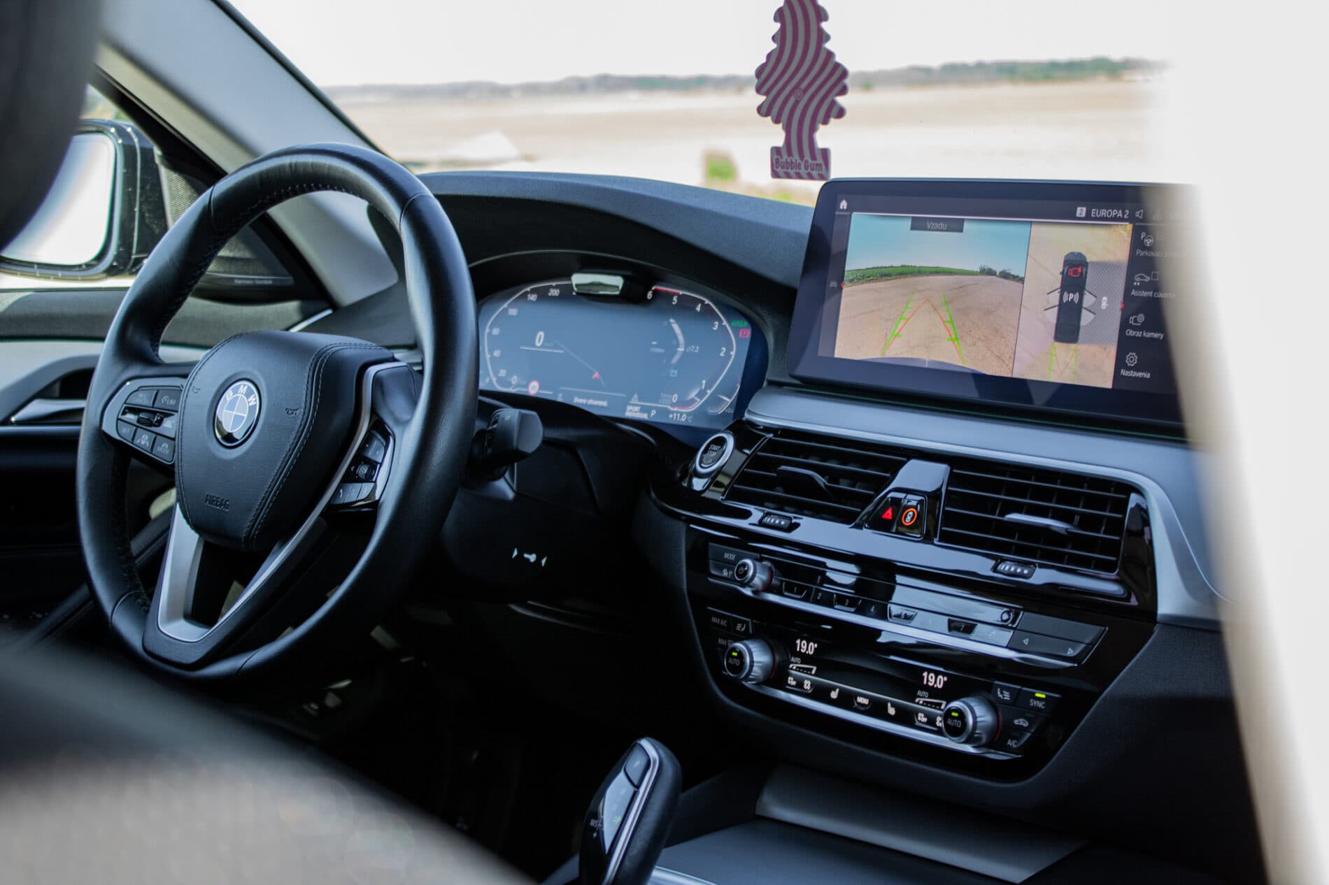 2022 BMW 540d, čierna sedan, 145 997 km