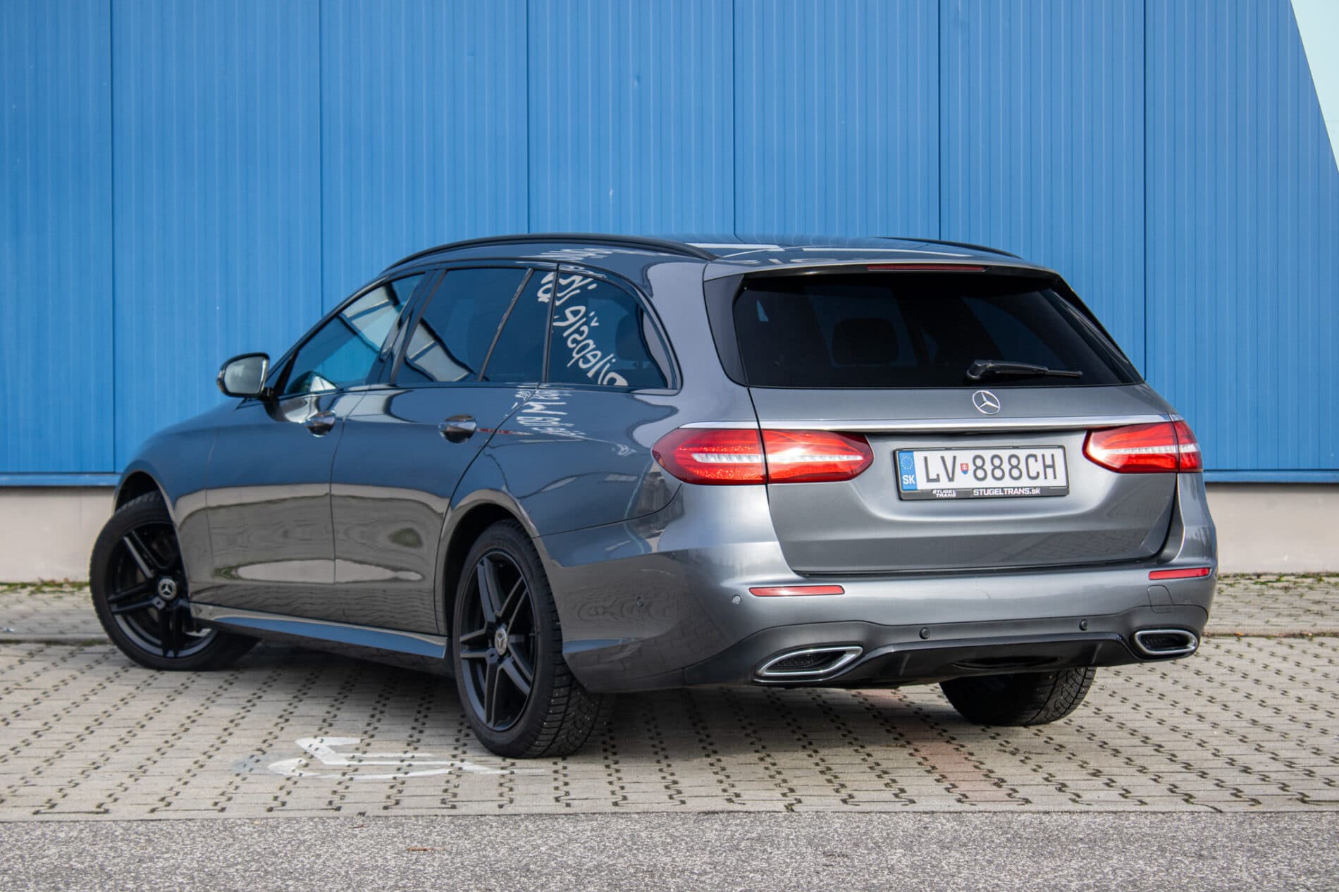 2018 Mercedes-Benz E 350d, sivá kombi, 175 769 km