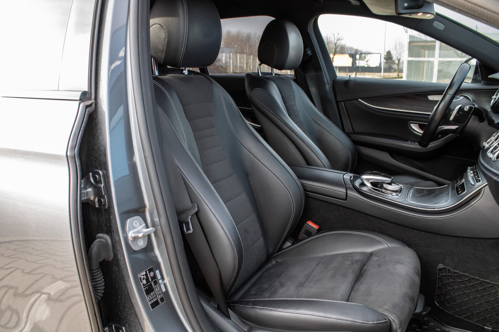2018 Mercedes-Benz E 350d, sivá kombi, 175 769 km