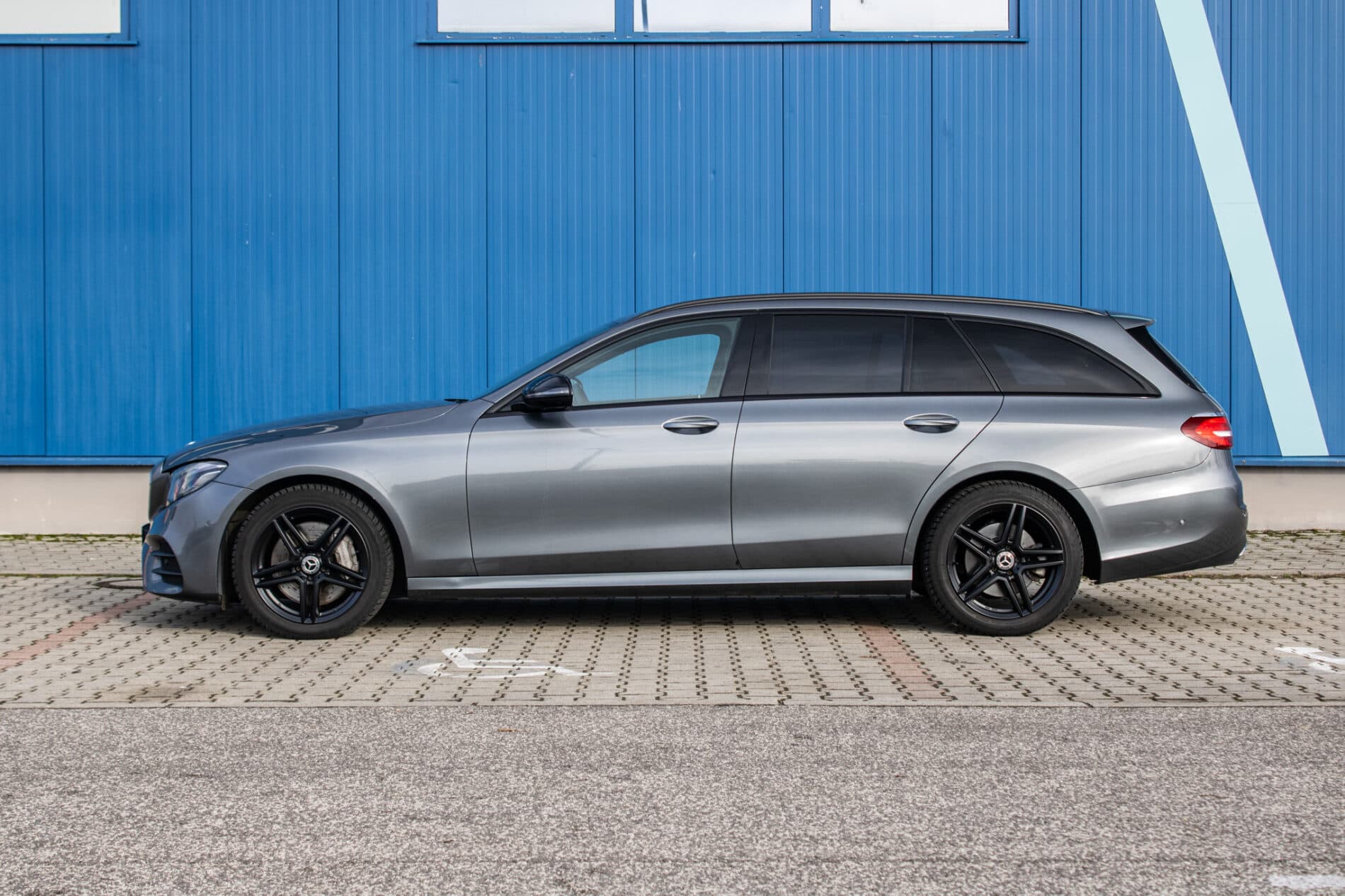2018 Mercedes-Benz E 350d, sivá kombi, 175 769 km