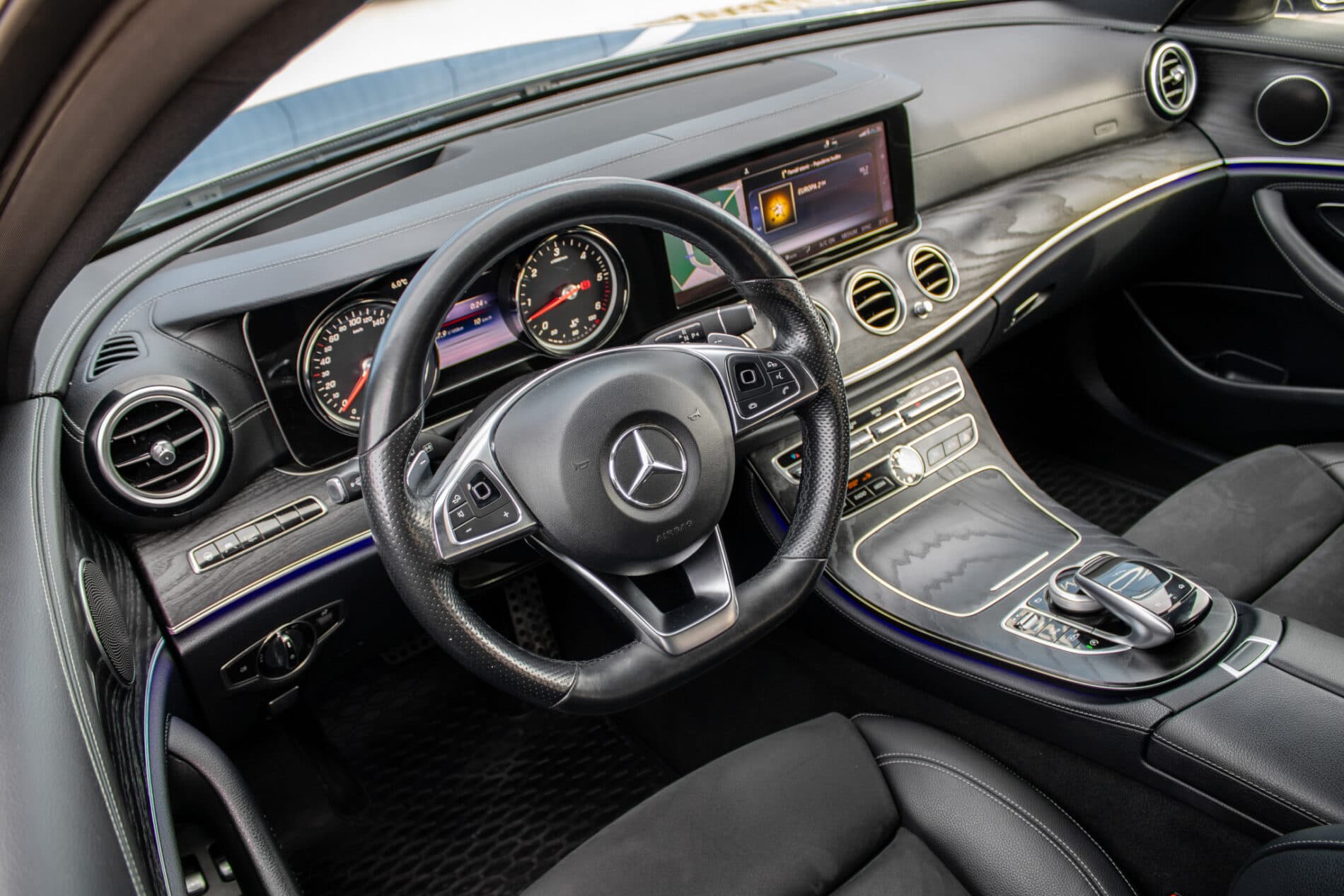2018 Mercedes-Benz E 350d, sivá kombi, 175 769 km