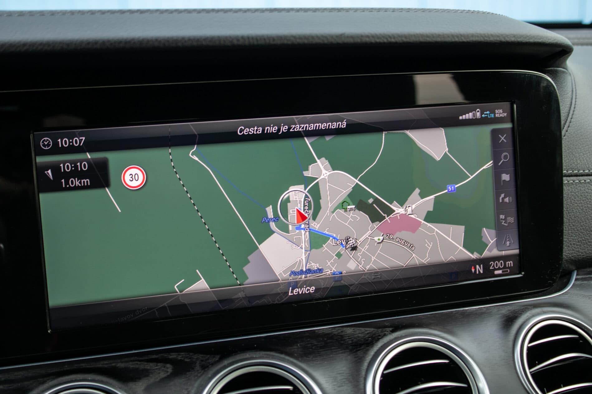 2018 Mercedes-Benz E 350d, sivá kombi, 175 769 km