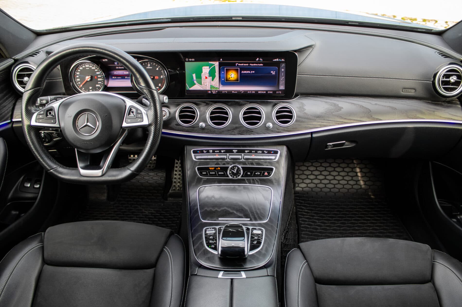 2018 Mercedes-Benz E 350d, sivá kombi, 175 769 km
