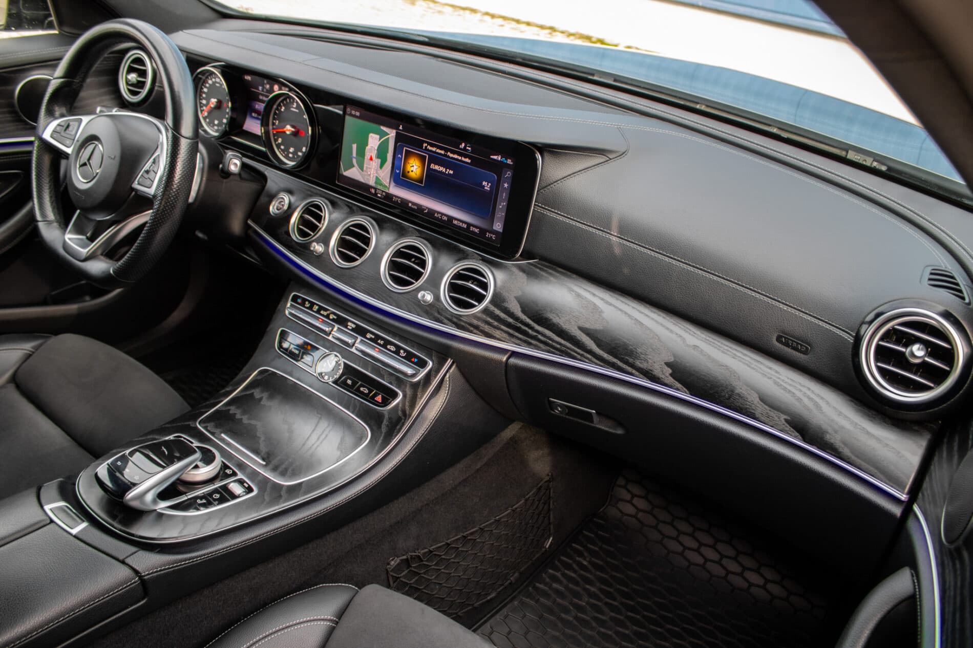 2018 Mercedes-Benz E 350d, sivá kombi, 175 769 km