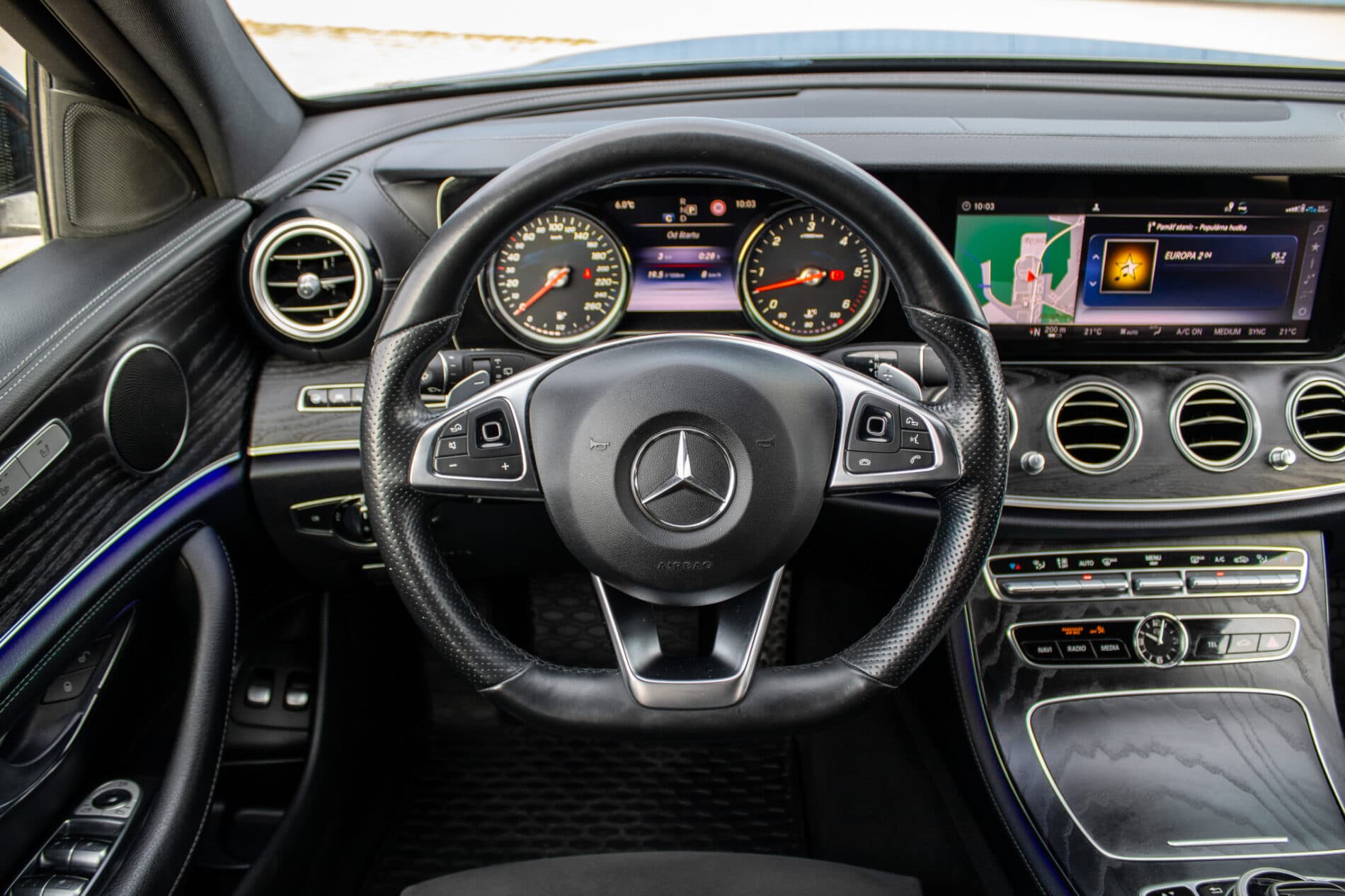 2018 Mercedes-Benz E 350d, sivá kombi, 175 769 km