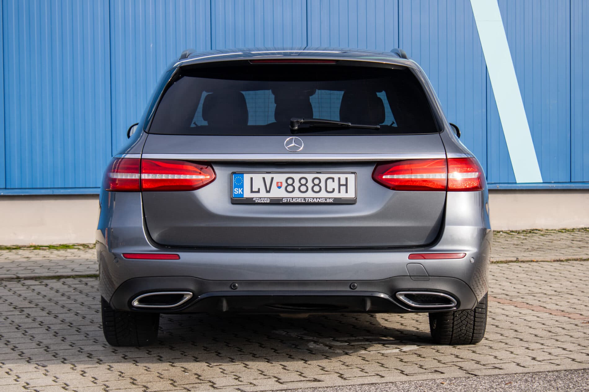 2018 Mercedes-Benz E 350d, sivá kombi, 175 769 km