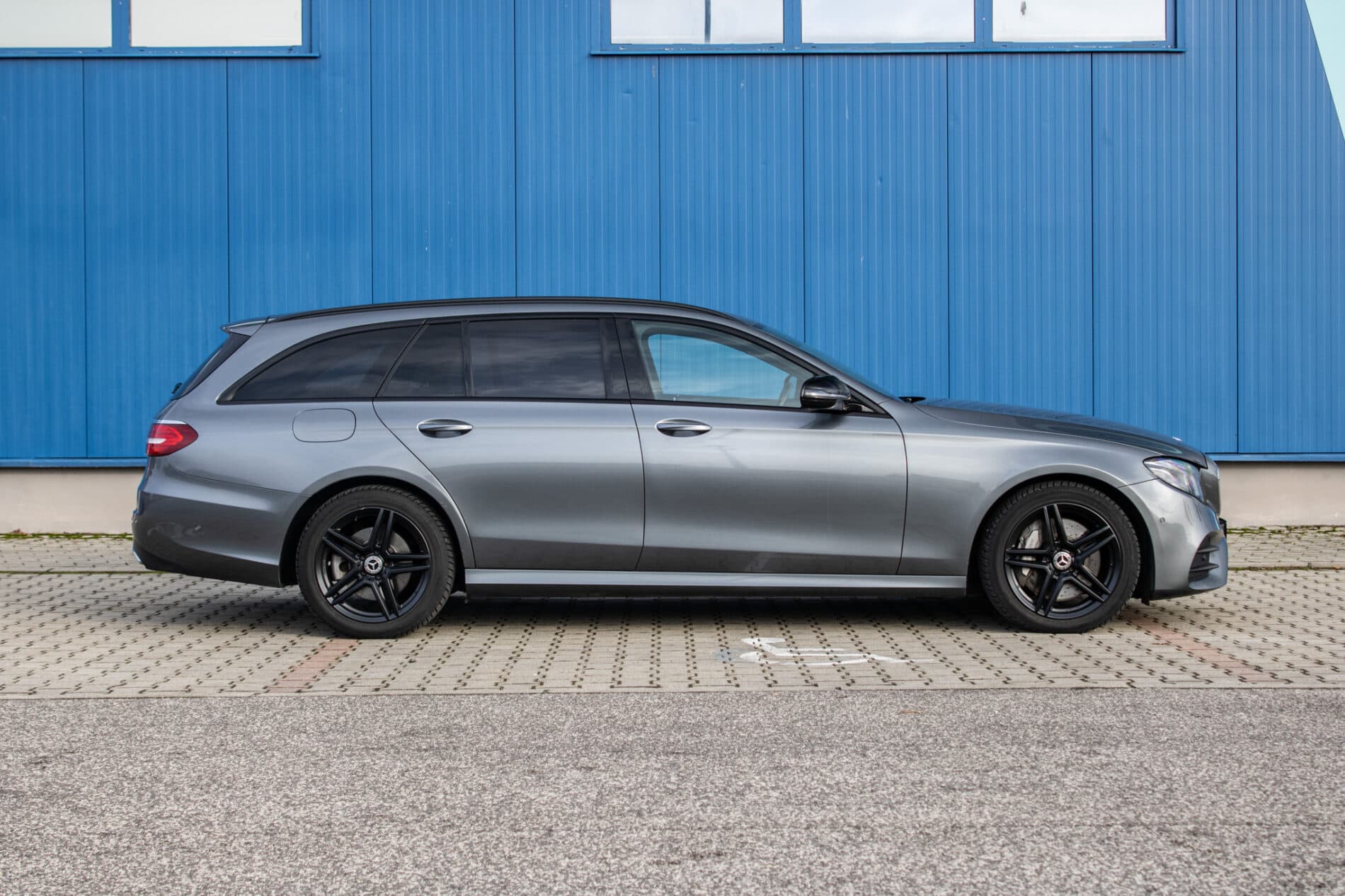 2018 Mercedes-Benz E 350d, sivá kombi, 175 769 km