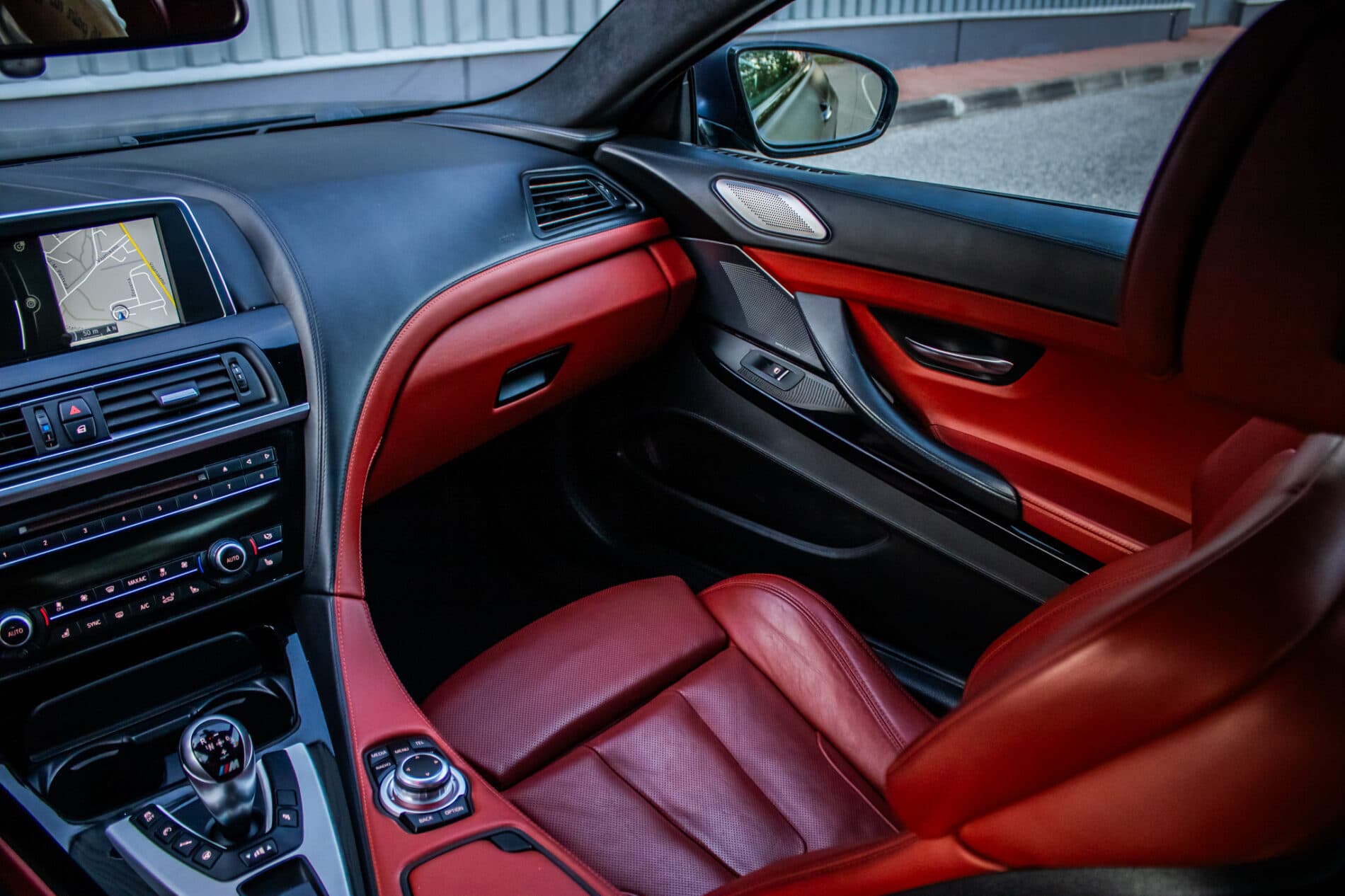 2013 BMW M6, modrá kupé, 57 095 km