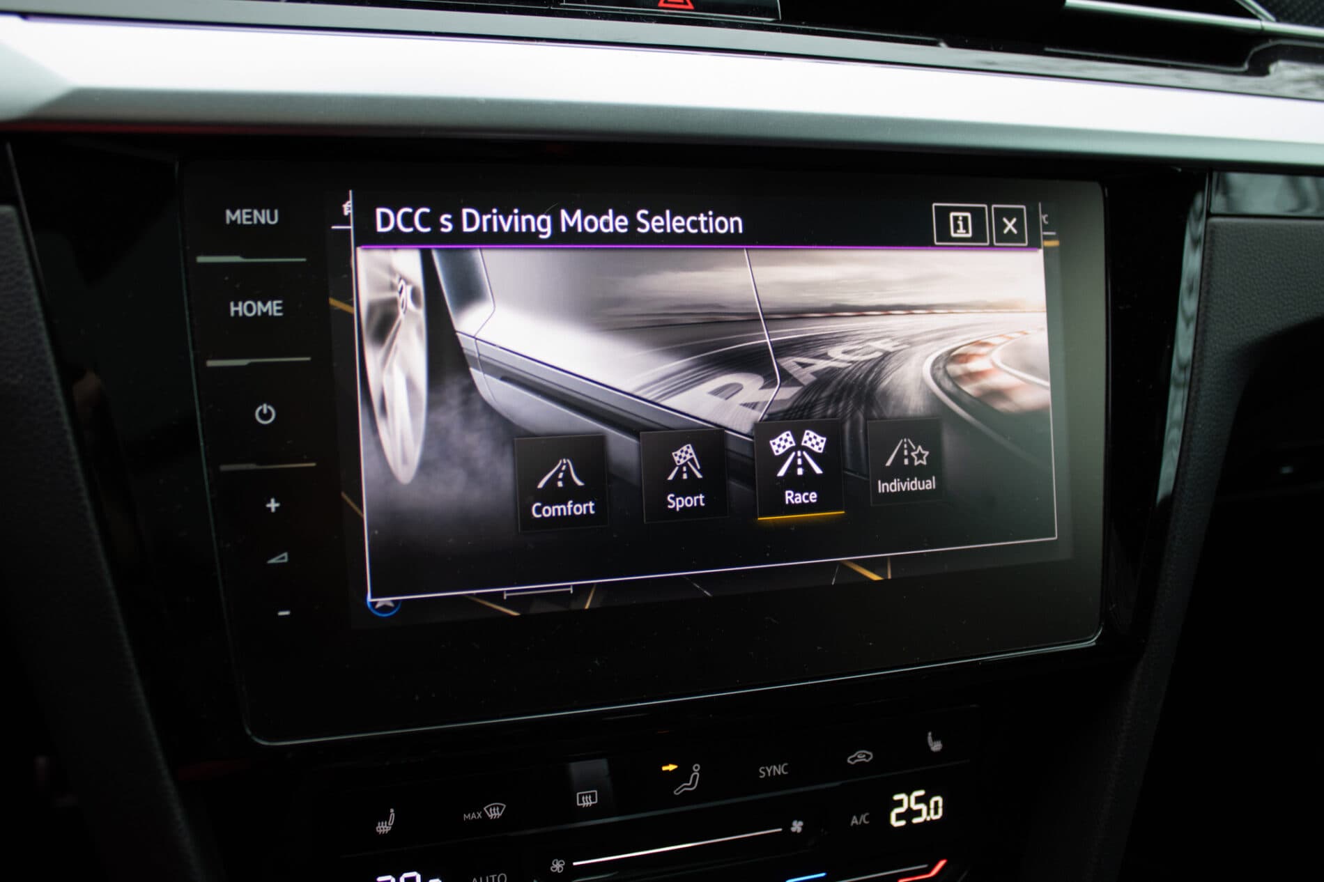 2022 Volkswagen Arteon R, čierna kombi, 40 950 km