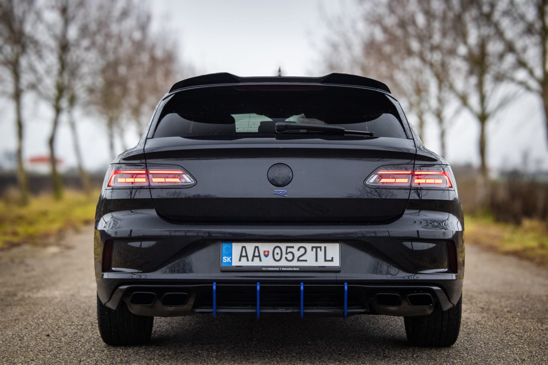 2022 Volkswagen Arteon R, čierna kombi, 40 950 km