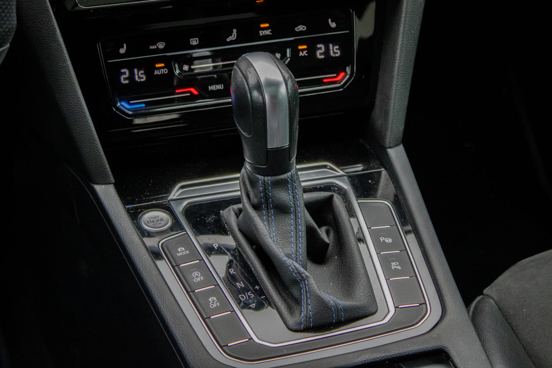 2022 Volkswagen Arteon R, čierna kombi, 40 950 km