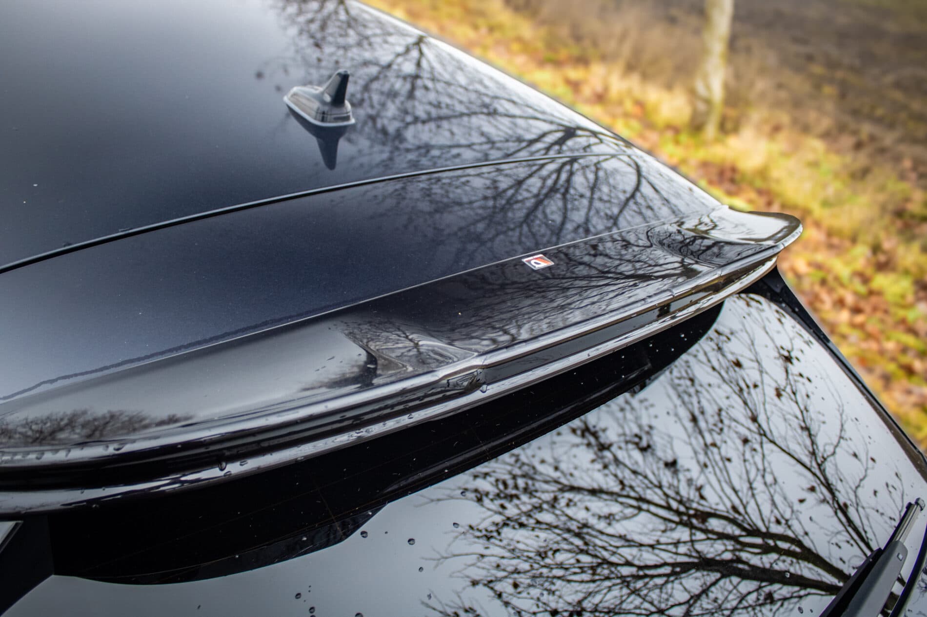 2022 Volkswagen Arteon R, čierna kombi, 40 950 km